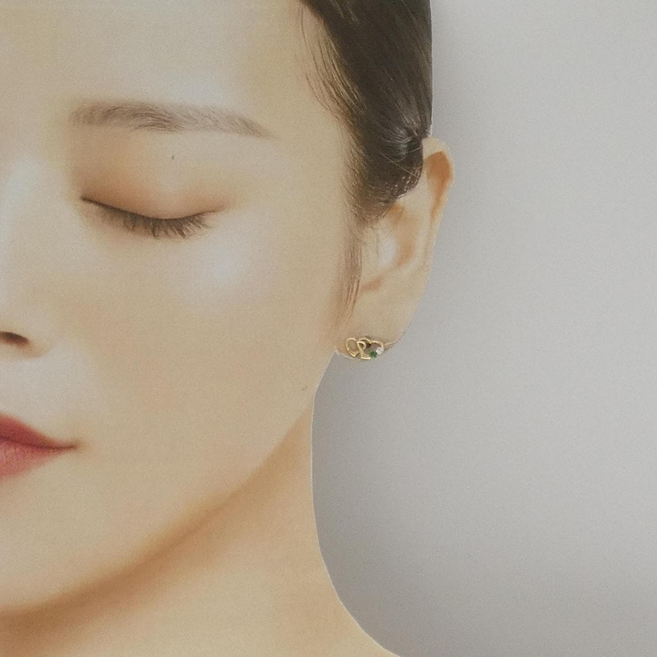 K10YG ハート エメラルド ピアス