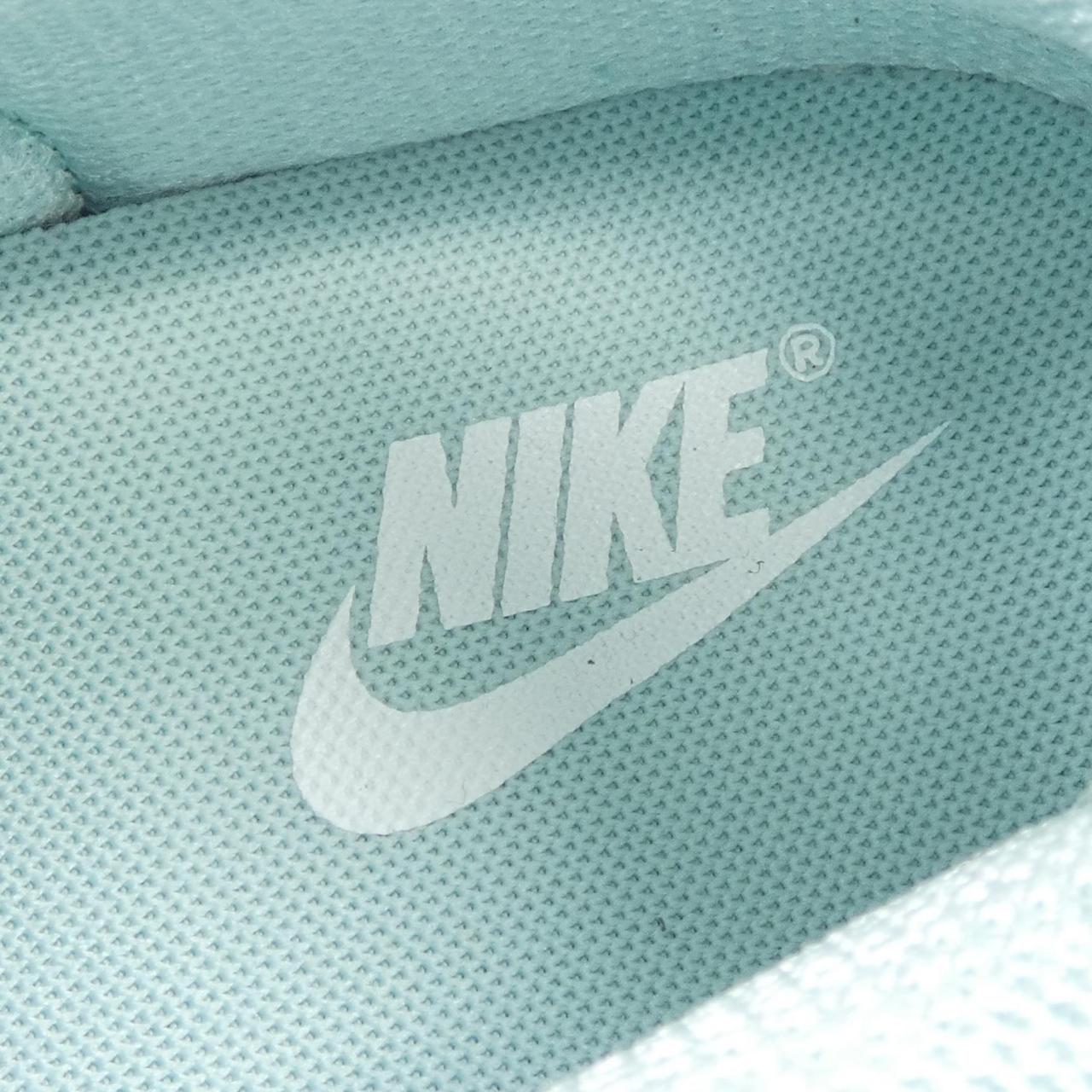 ナイキ NIKE スニーカー