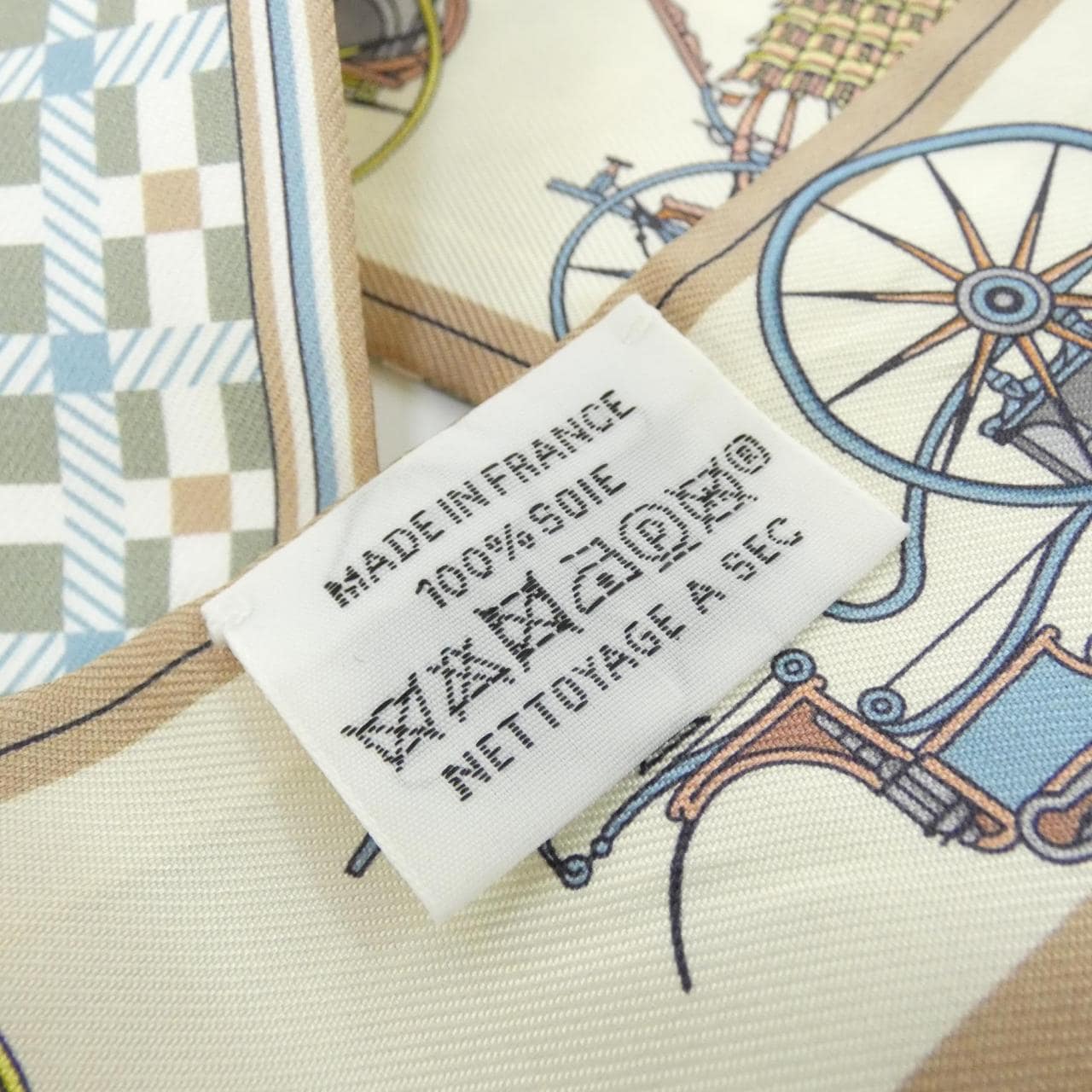 エルメス LES VOITURES NOUVELLE ツイリー 064108S スカーフ