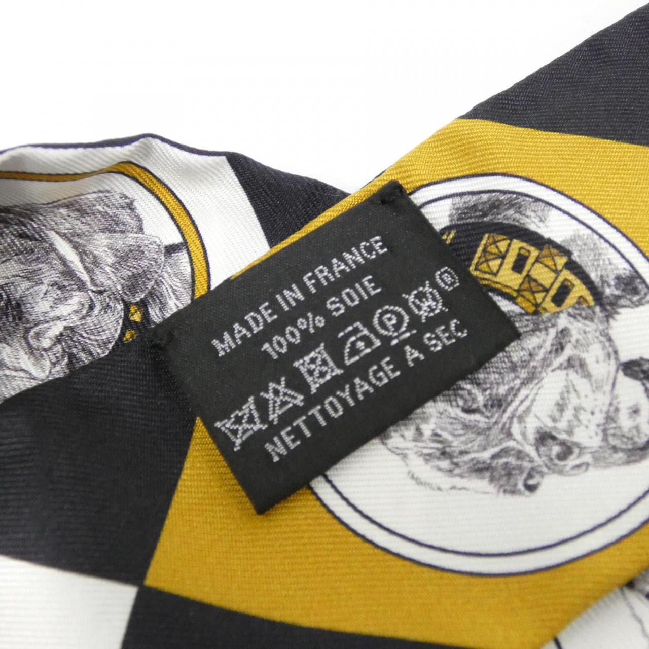 エルメス COLLIERS ET CHIENS ツイリー 063453S スカーフ