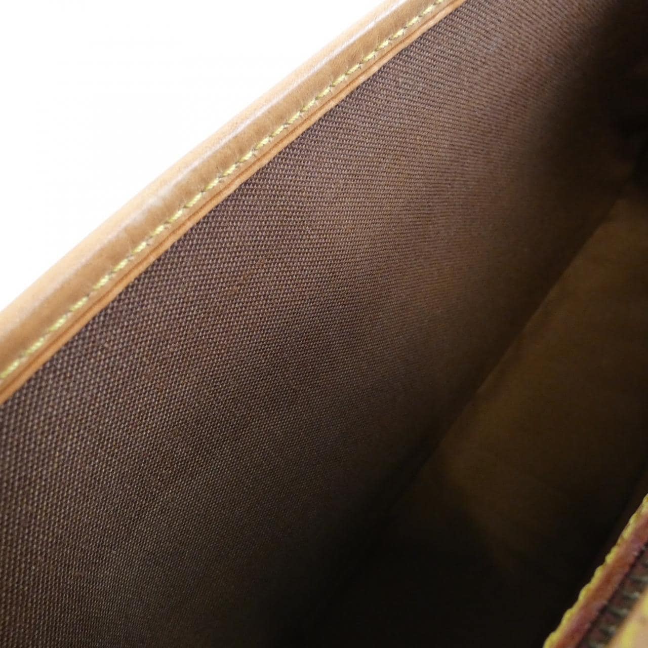 ルイヴィトン モノグラム ソローニュ M42250 ショルダーバッグ