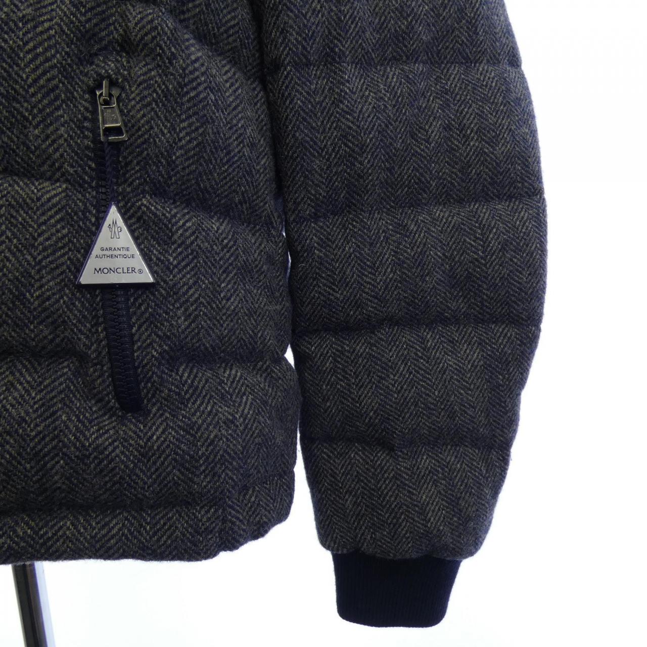 モンクレール MONCLER ダウンジャケット