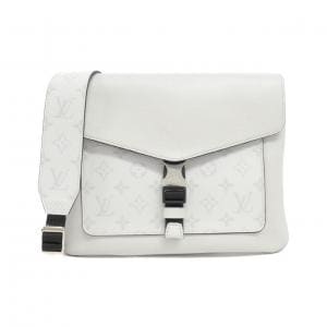 LOUIS VUITTON Taiga Llama Flap Messenger M30411 Shoulder Bag