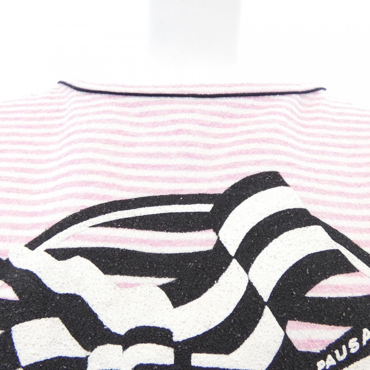 シャネル CHANEL LA PAUSA P60455V22656 19C Tシャツ