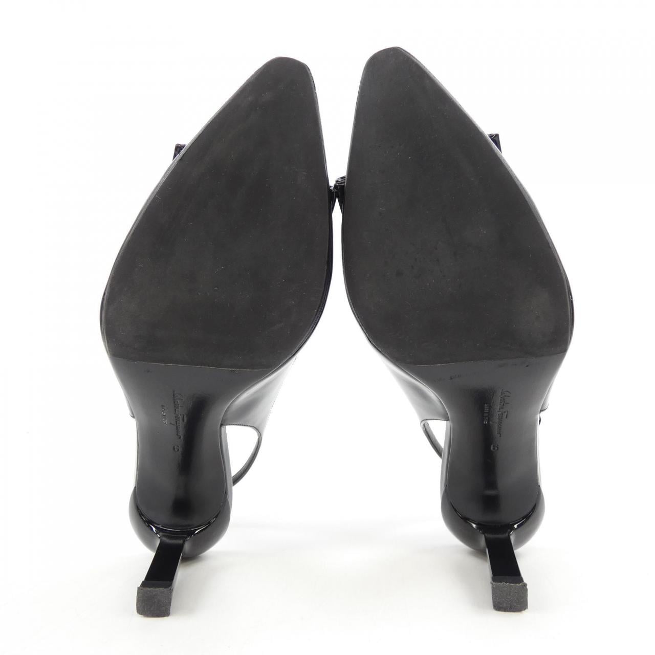 サルヴァトーレフェラガモ SALVATORE FERRAGAMO パンプス