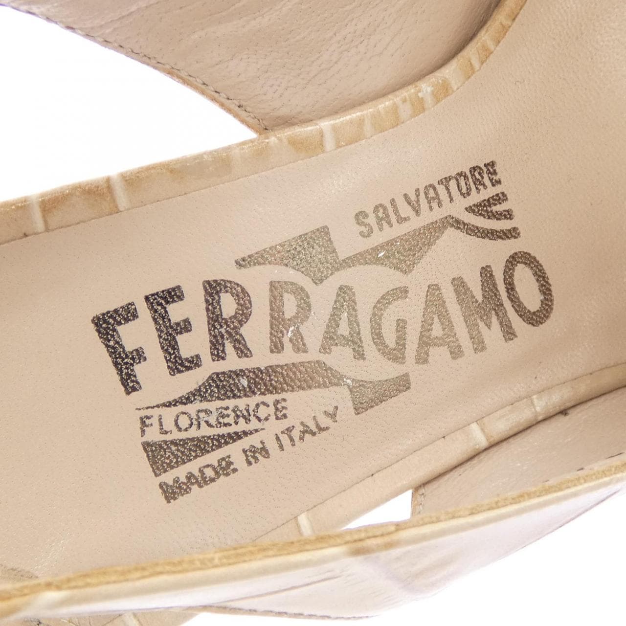 サルヴァトーレフェラガモ SALVATORE FERRAGAMO パンプス