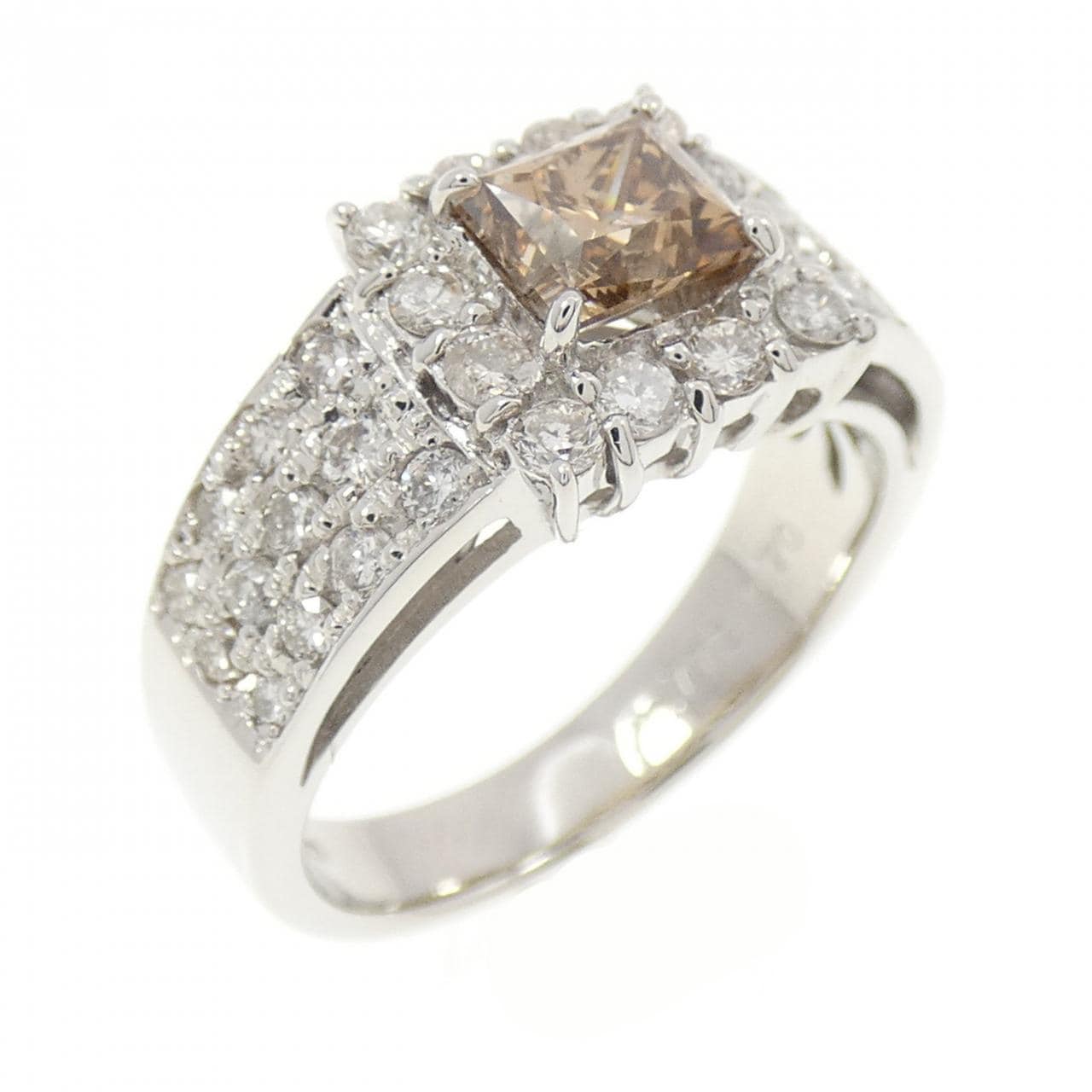 PT900 ダイヤモンド リング 0.773CT