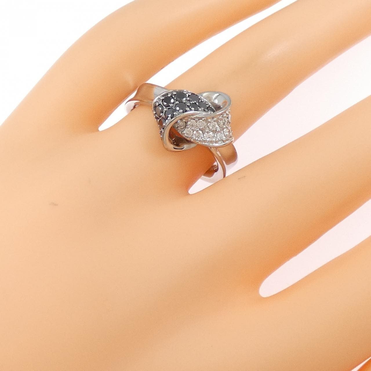K18WG ダイヤモンド リング 0.59CT
