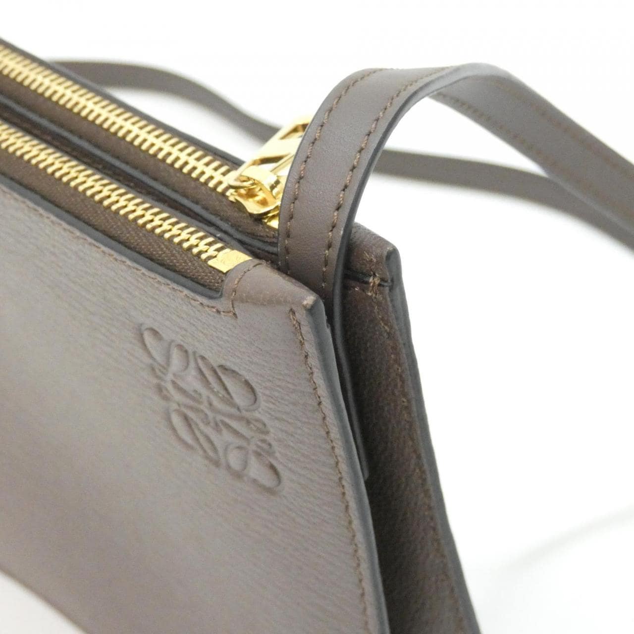 ロエベ ゲート ダブル ジップ ポーチ C650Z43X09 ショルダーバッグ