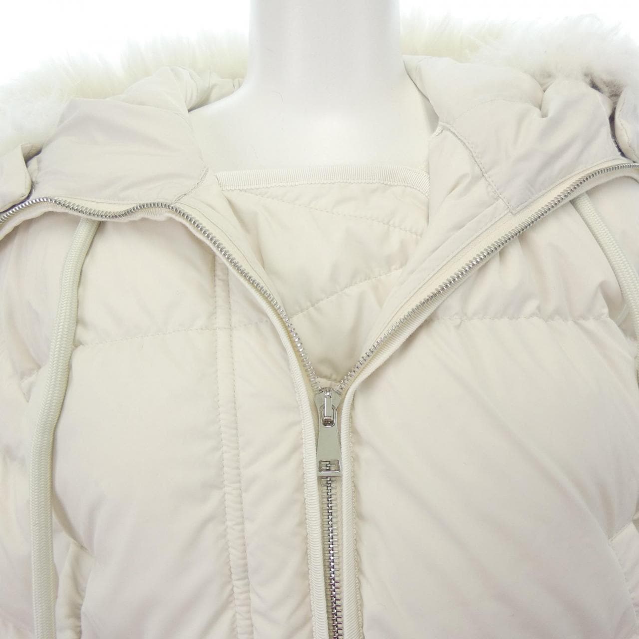 モンクレール MONCLER ダウンジャケット