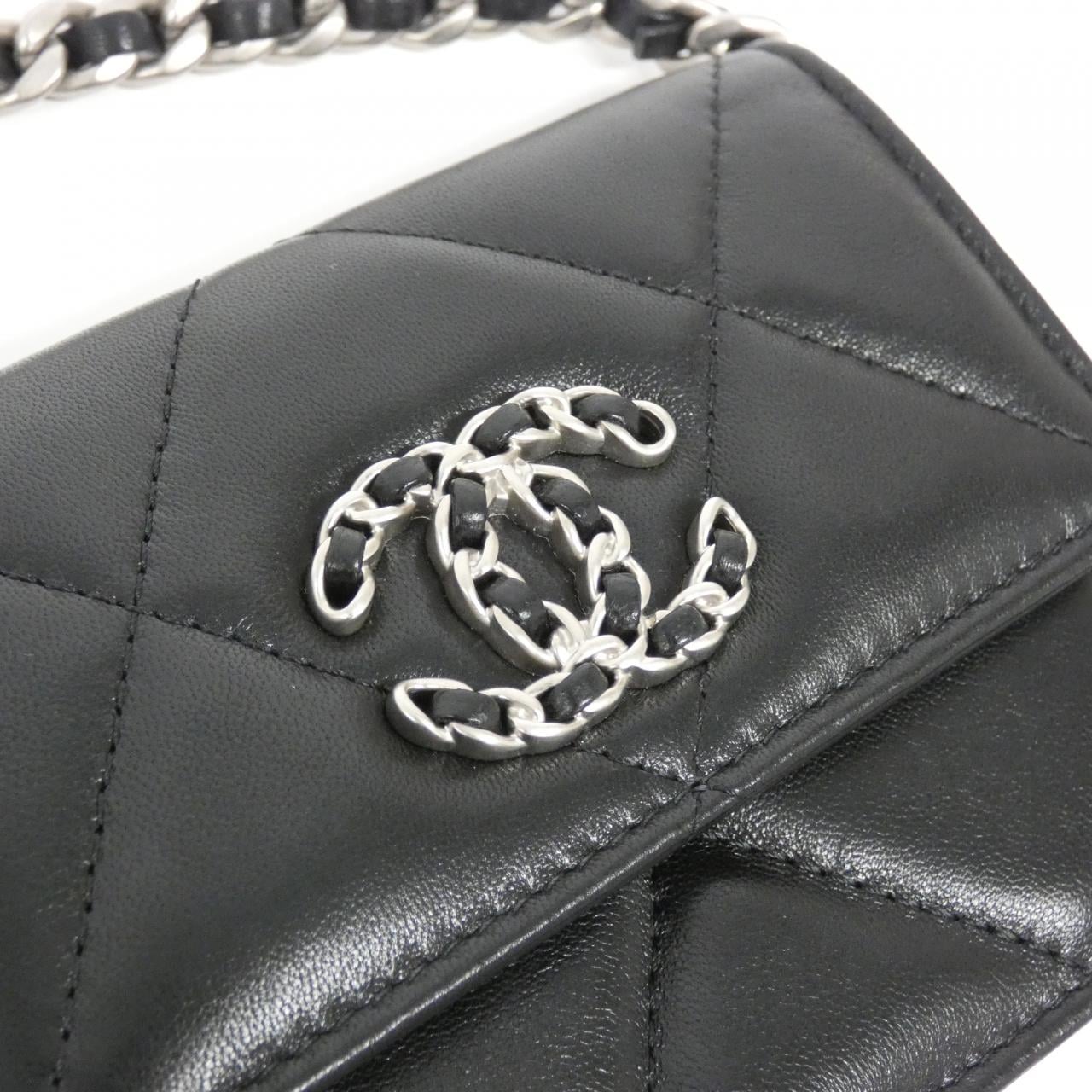 CHANEL CHANEL 19 Line AP2522 Chain Clutch