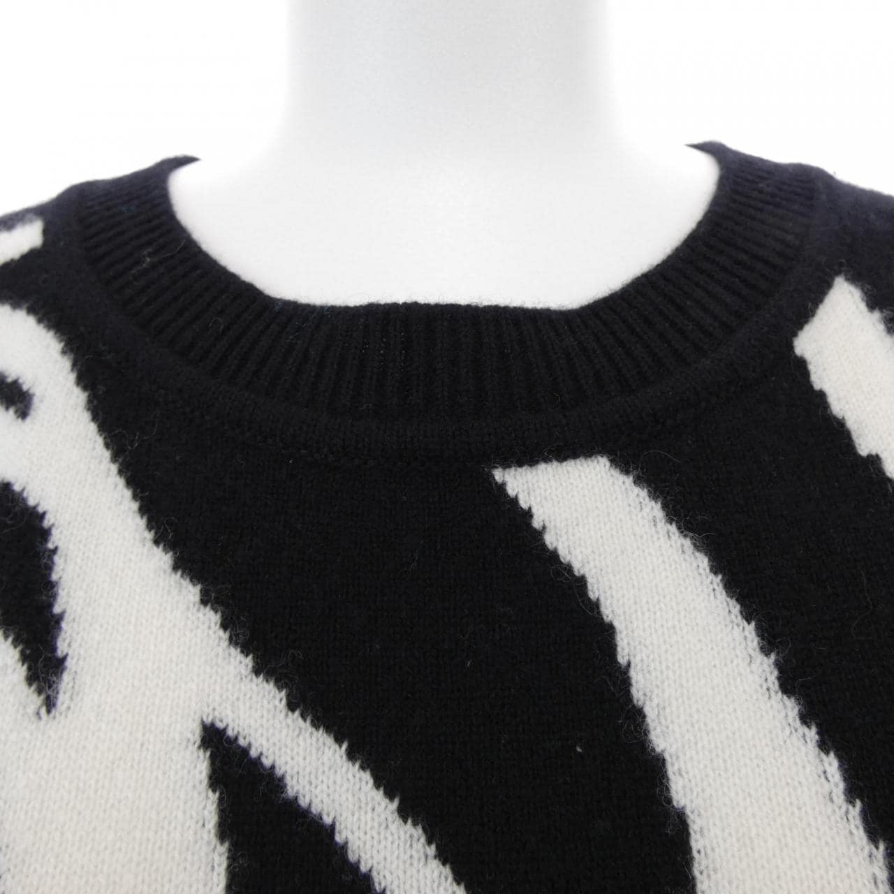 エルメス HERMES LA PROMENADE DU MATIN 2H2645D2 ニット