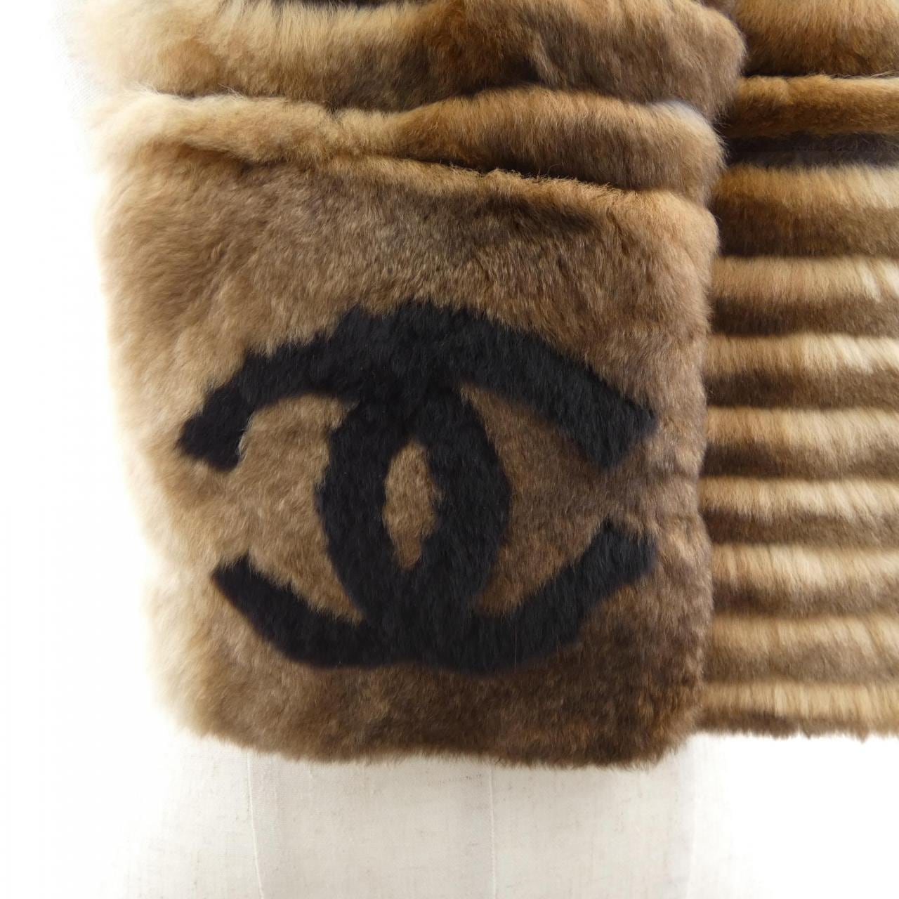 CHANEL MUFFLER