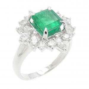 emerald ring