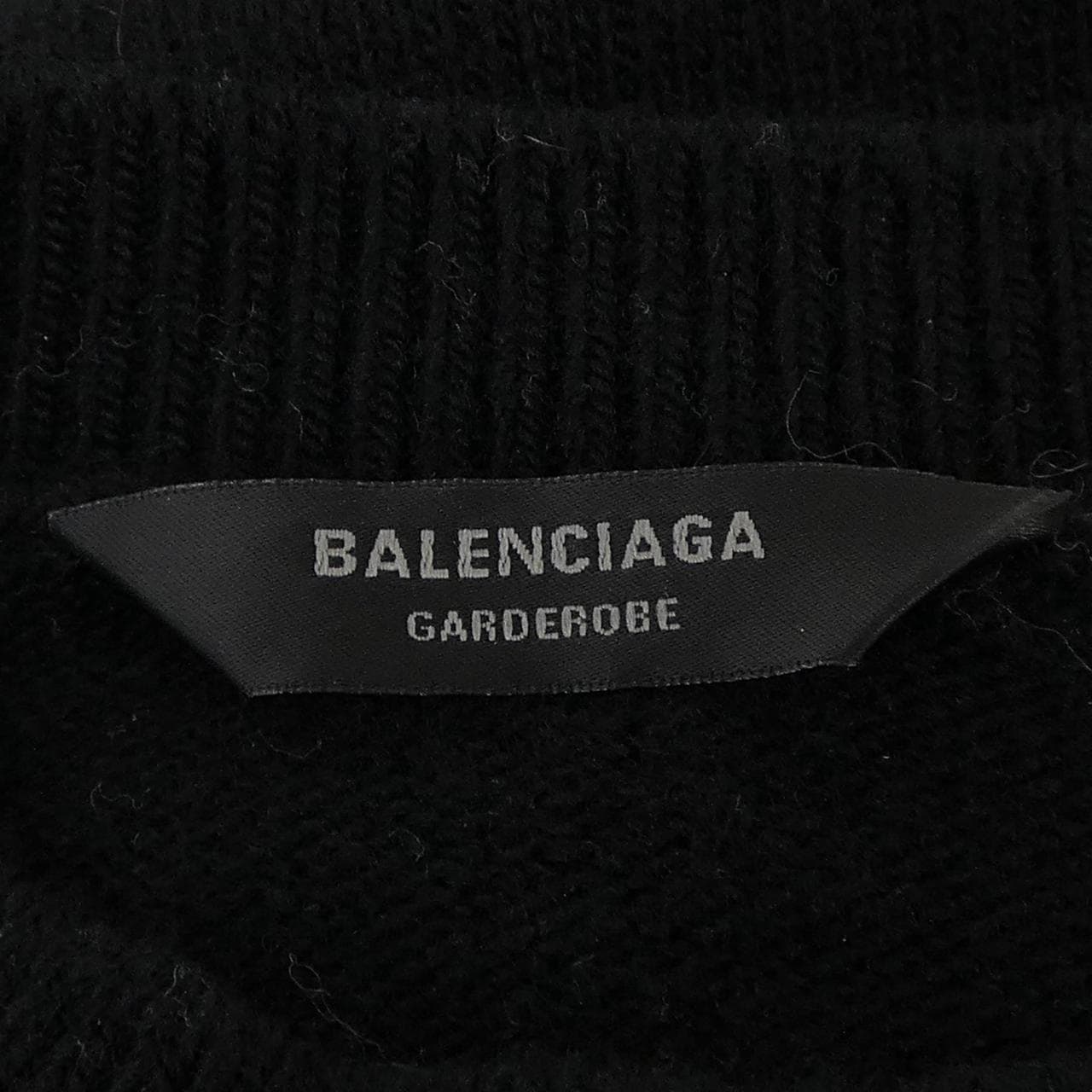 バレンシアガ BALENCIAGA GARDROBE 812107 T1714 ニット