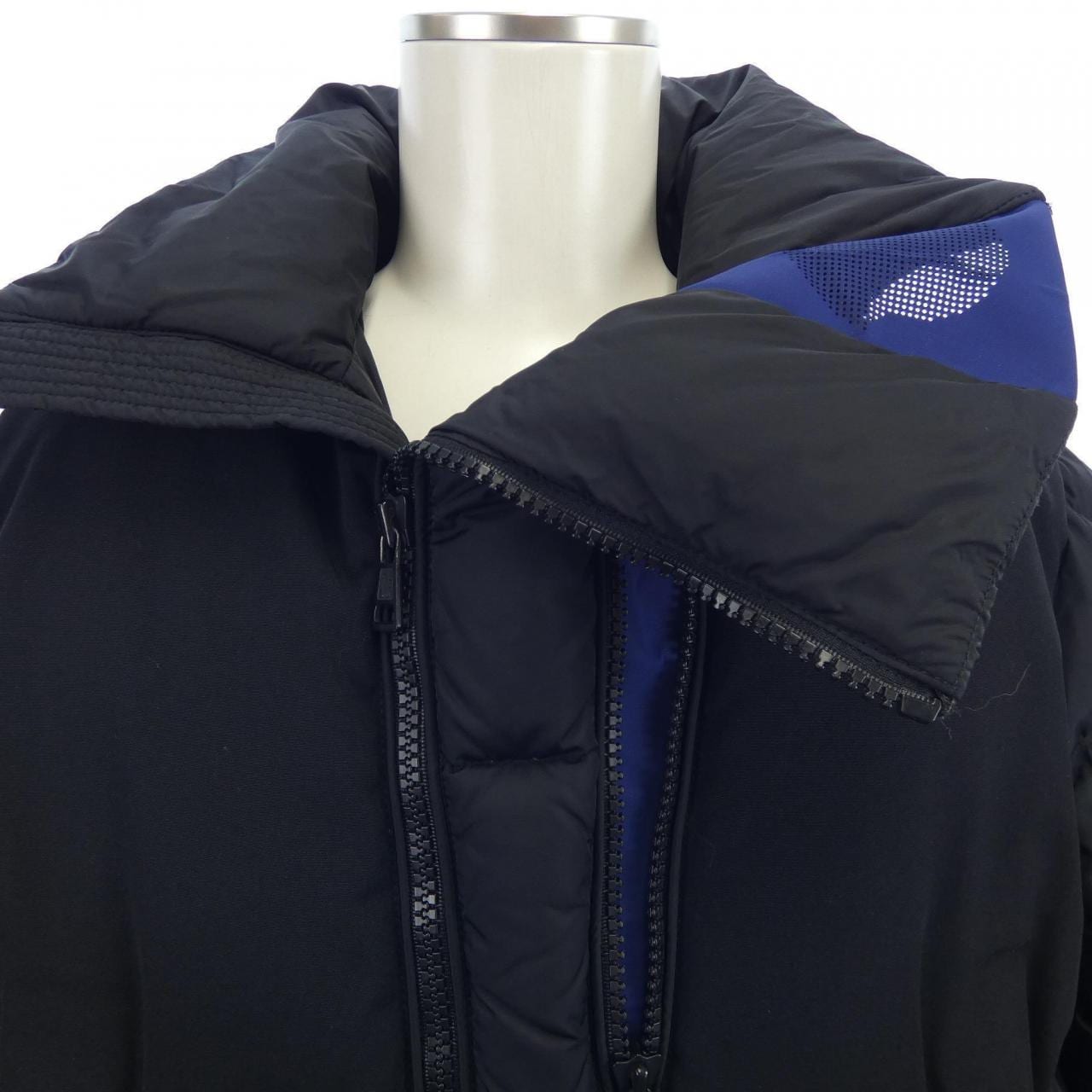 モンクレール MONCLER ダウンジャケット