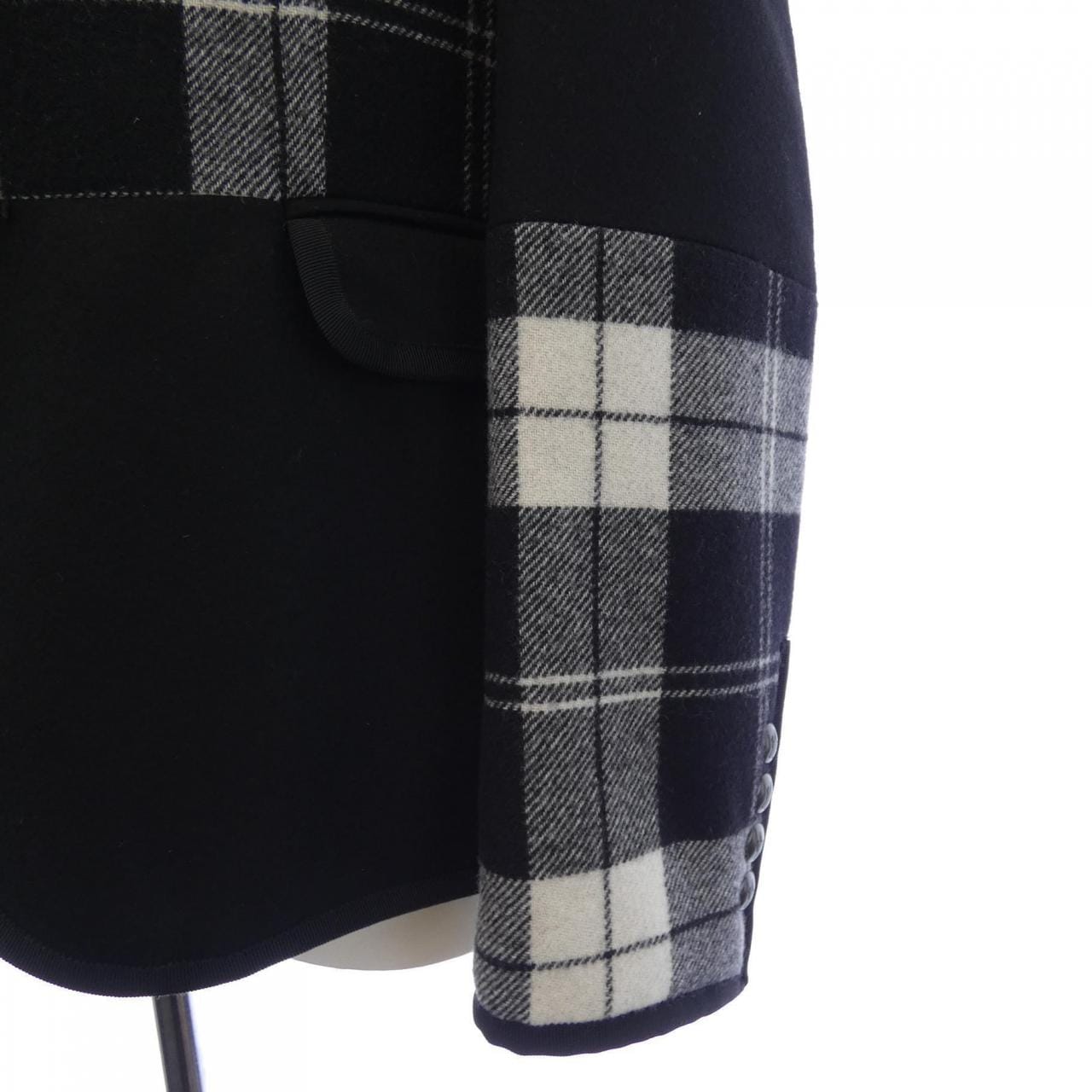 モンクレールガムブルー MONCLER GAMMEBLEU A23913009549 ダウンジャケット