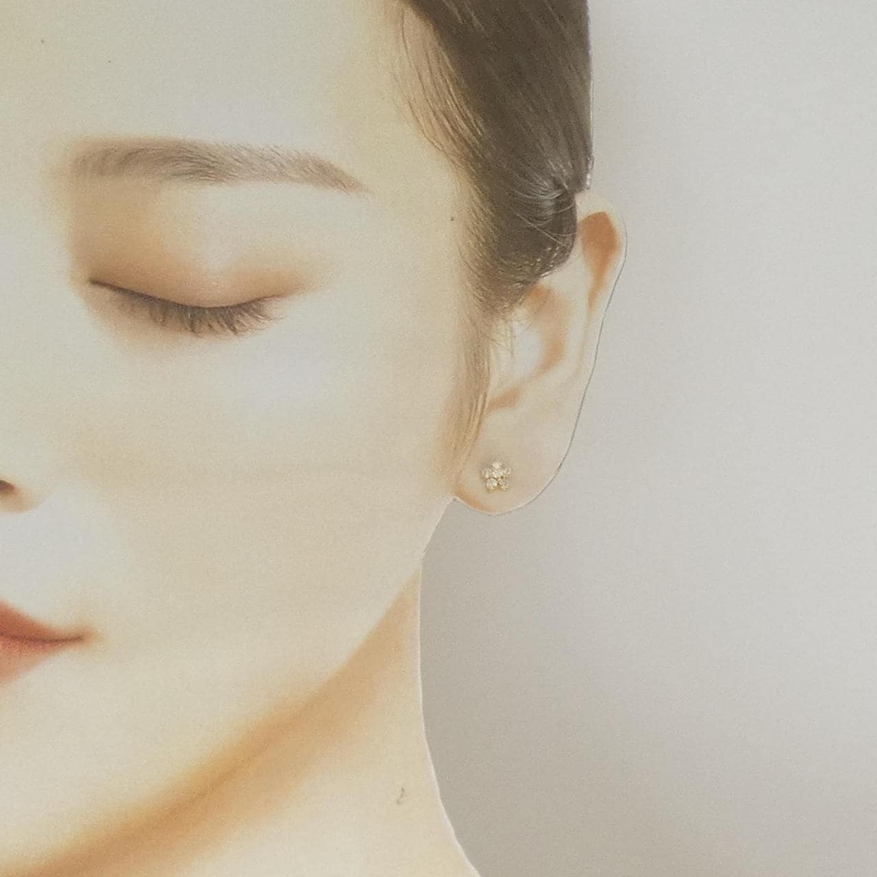 K18YG フラワー ダイヤモンド ピアス