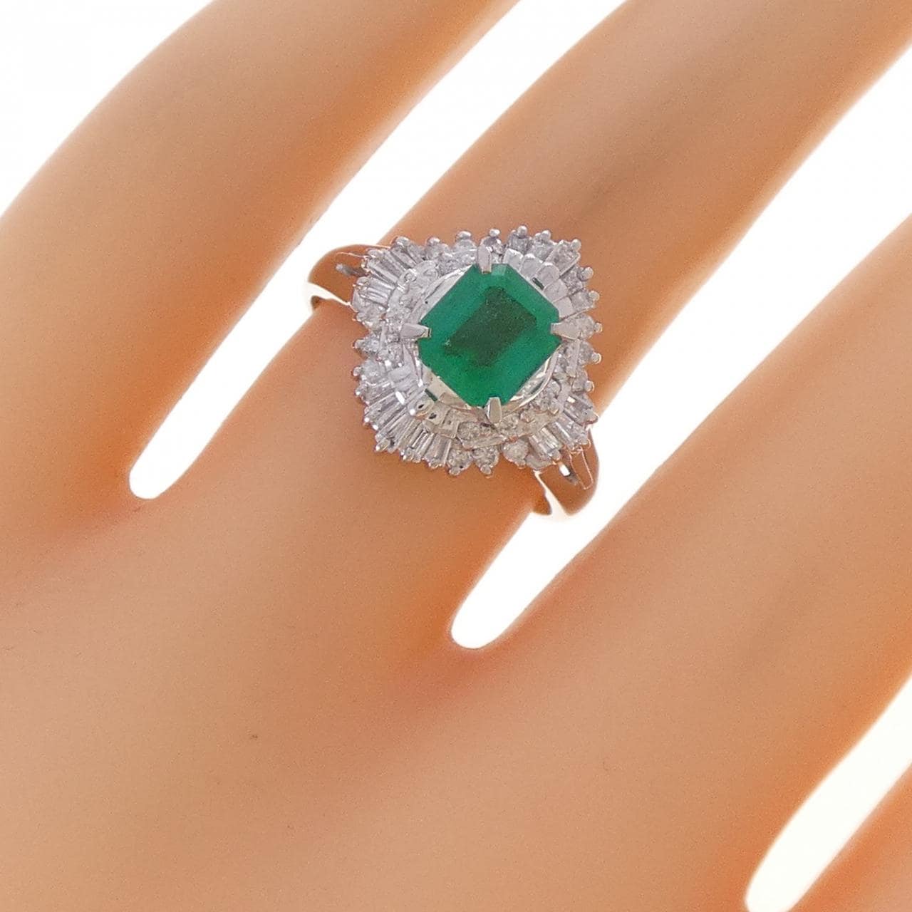 PT900 エメラルド リング 0.851CT
