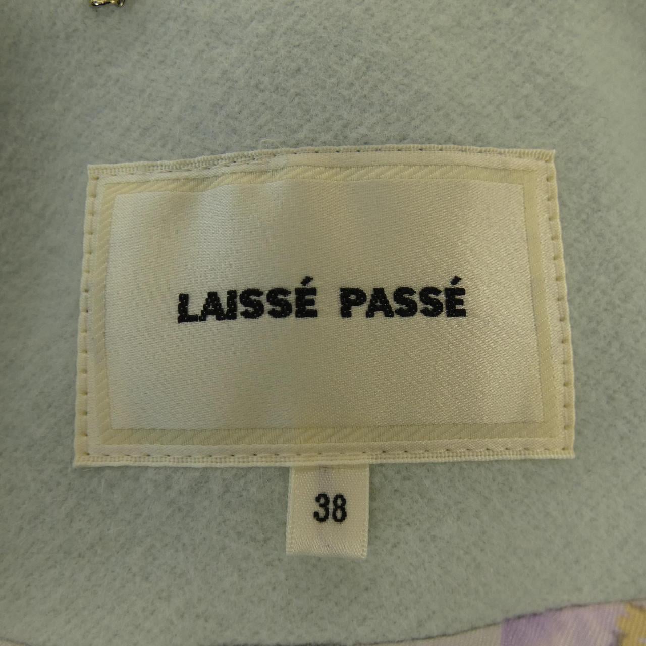 レッセパッセ LAISSE PASSE コート