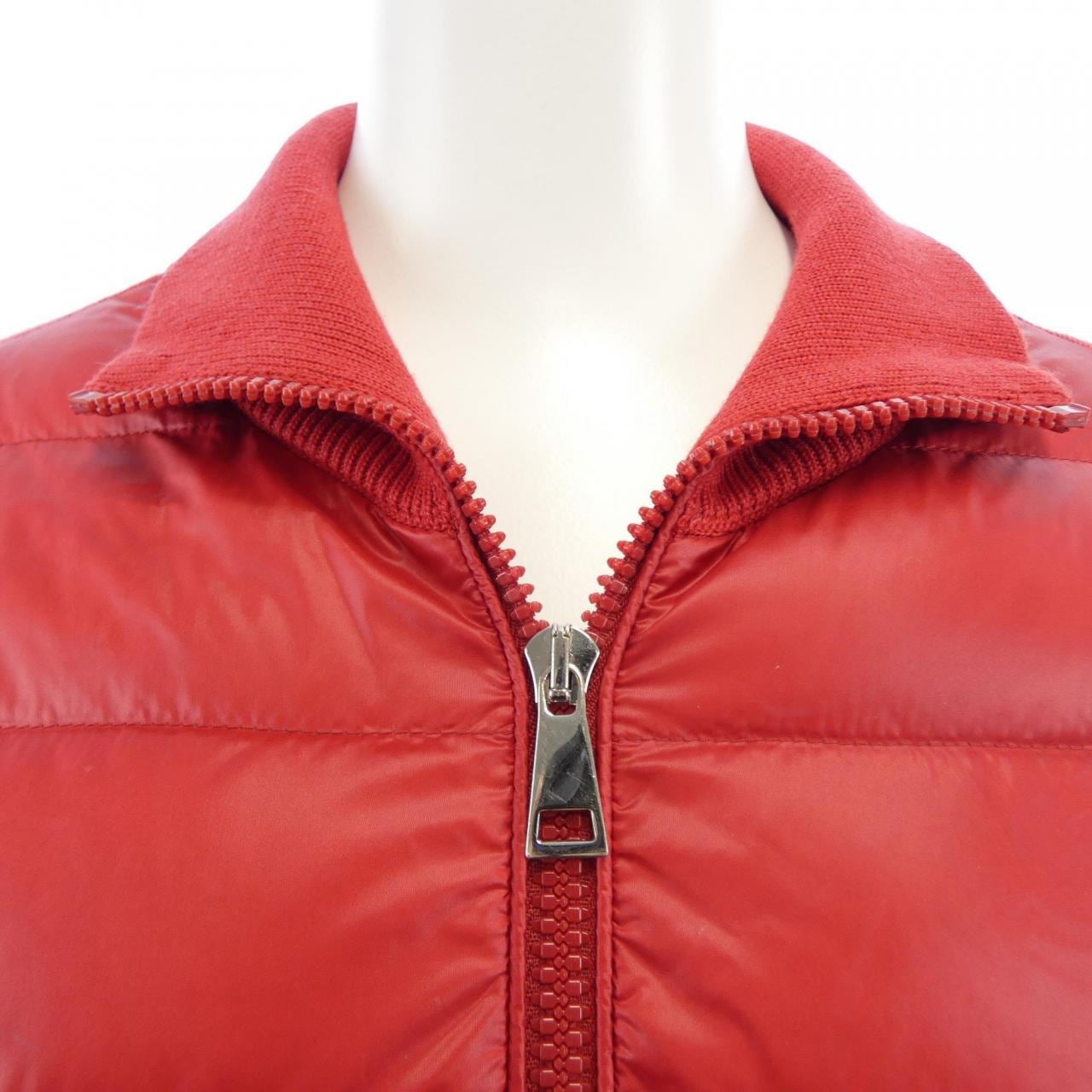 モンクレール MONCLER 10939B53200 ダウンジャケット