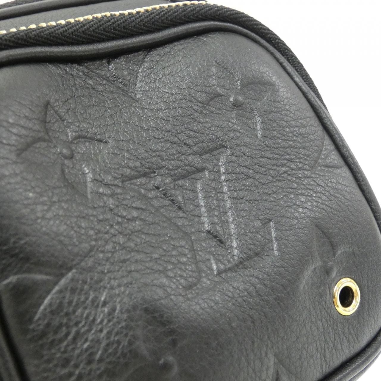 LOUIS VUITTON Utility Crossbody M80450 Shoulder Bag