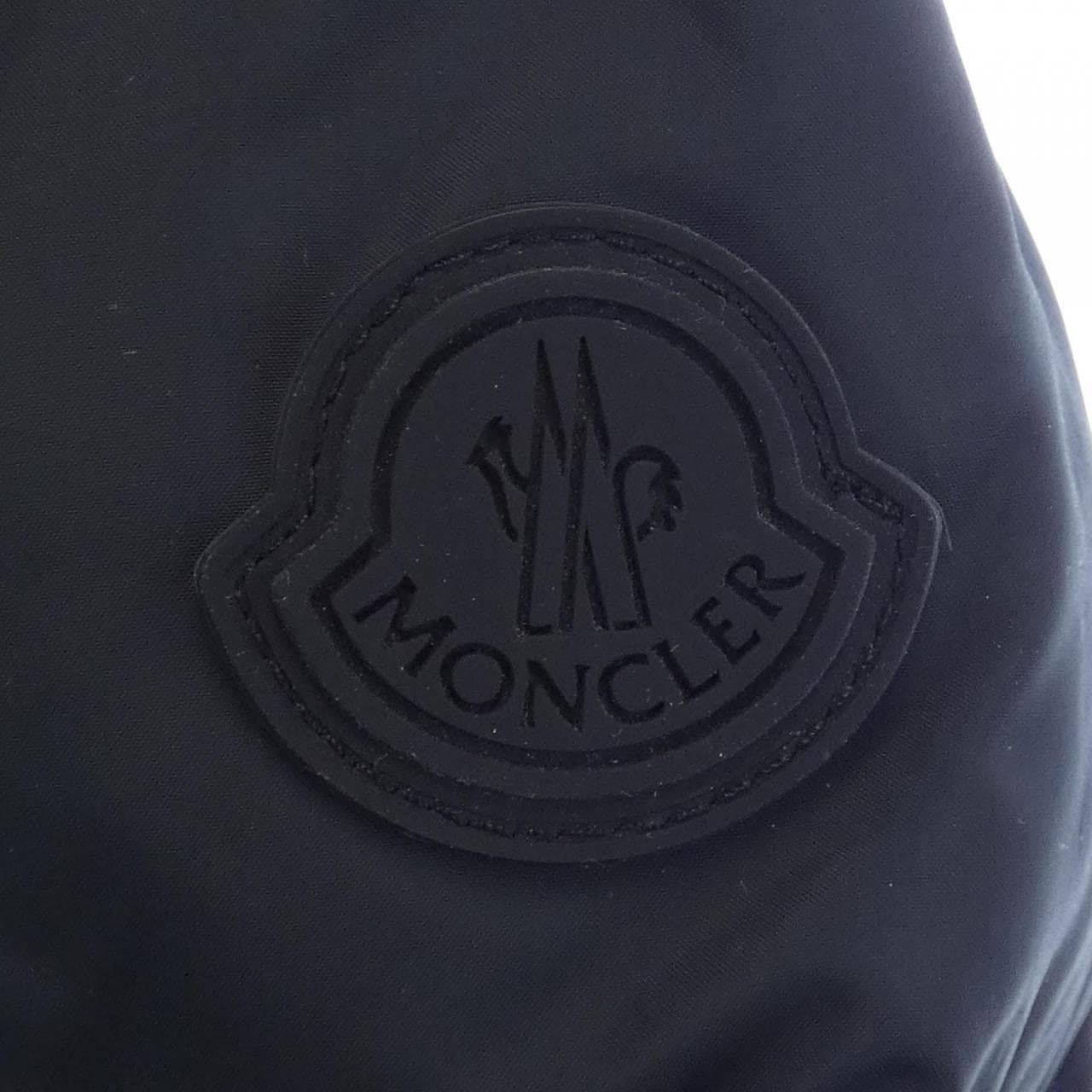 モンクレール MONCLER ダウンジャケット