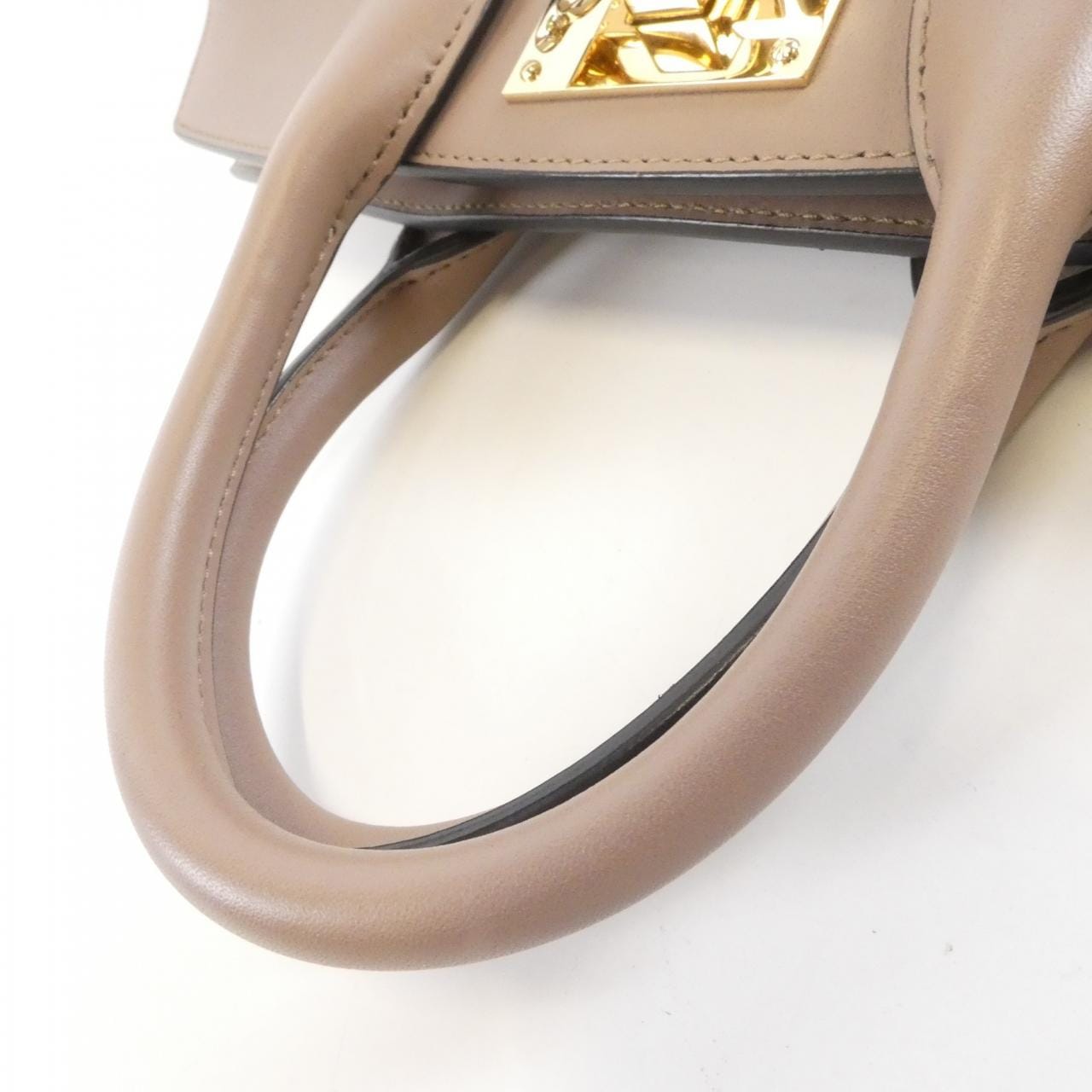 サルヴァトーレフェラガモ THE STUDIO 21 H159 バッグ