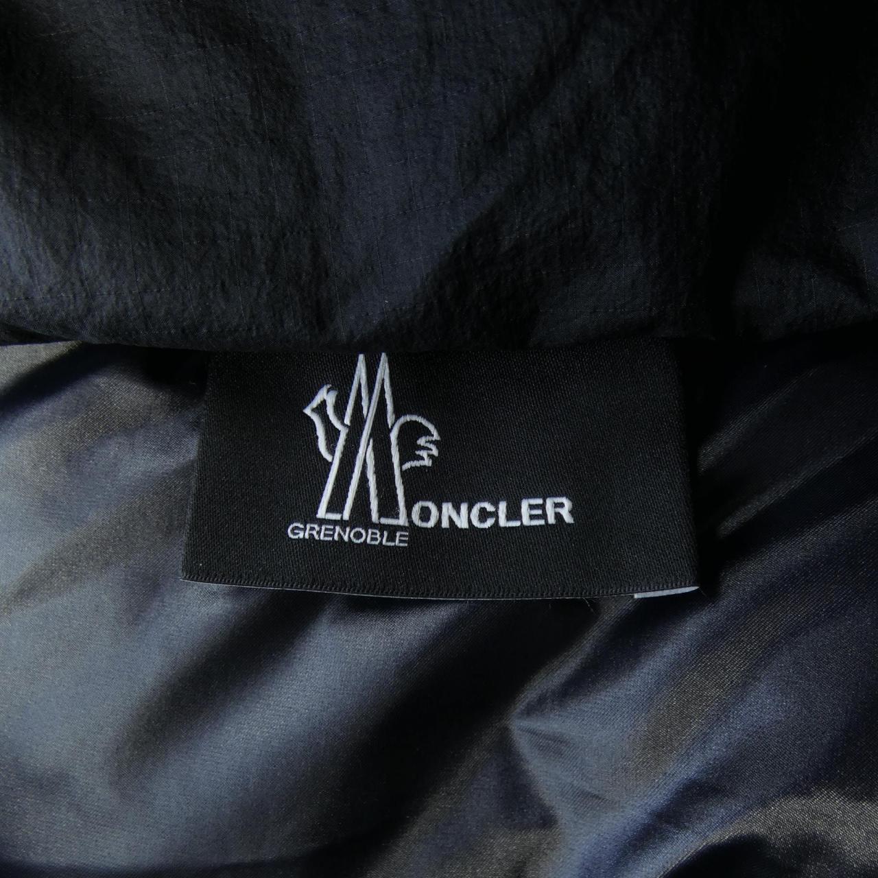 モンクレールグルノーブル MONCLER GRENOBLE 20978G00018 ダウンジャケット