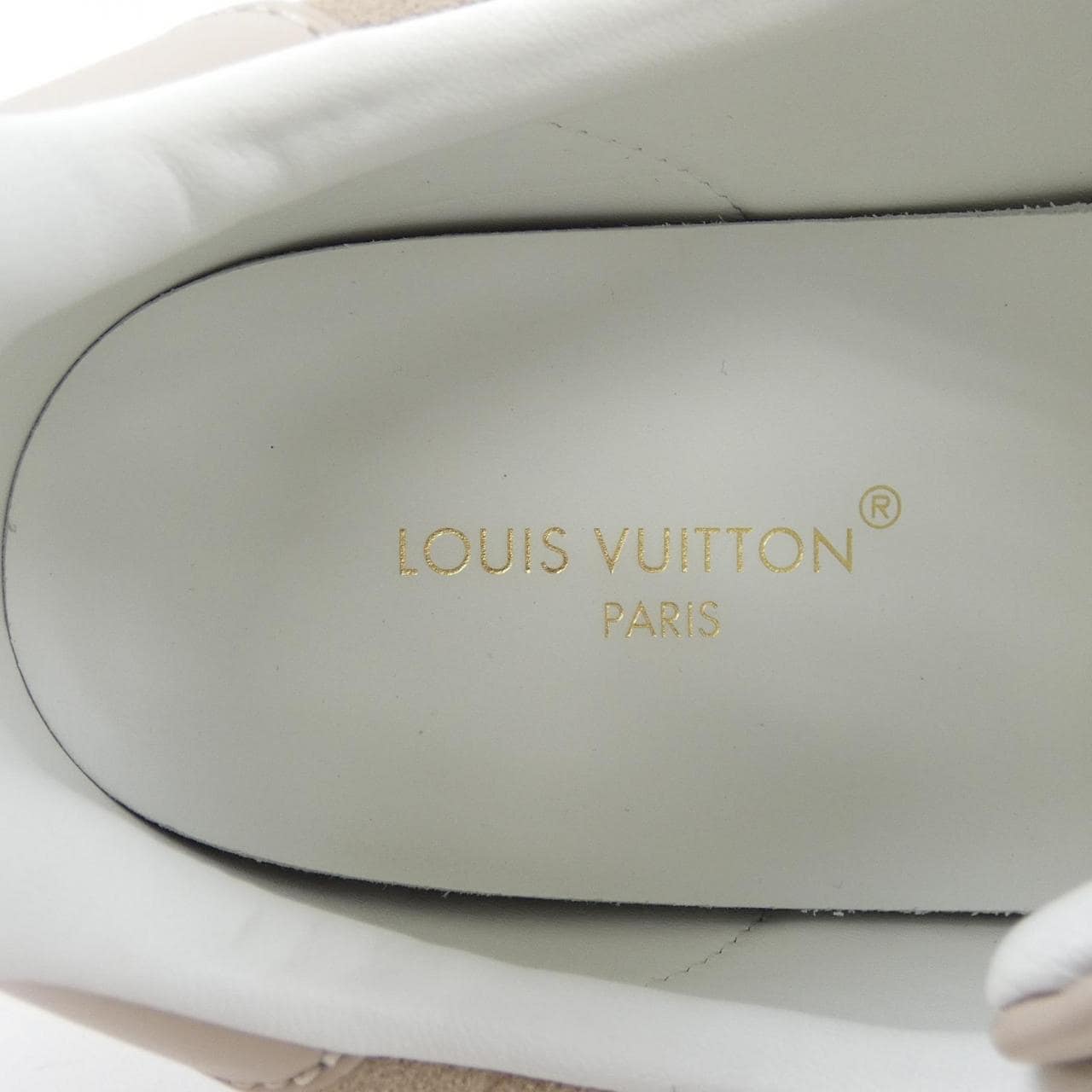 ルイヴィトン LOUIS VUITTON ミニモノグラムエンボス タイムアウトライン スニーカー