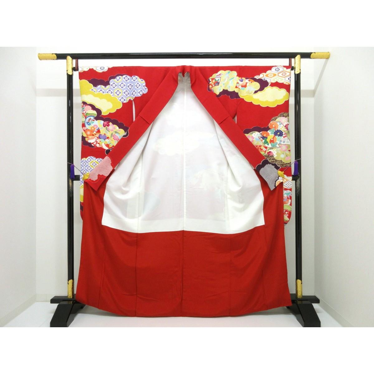 振袖　友禅金彩加工　刺繍入り