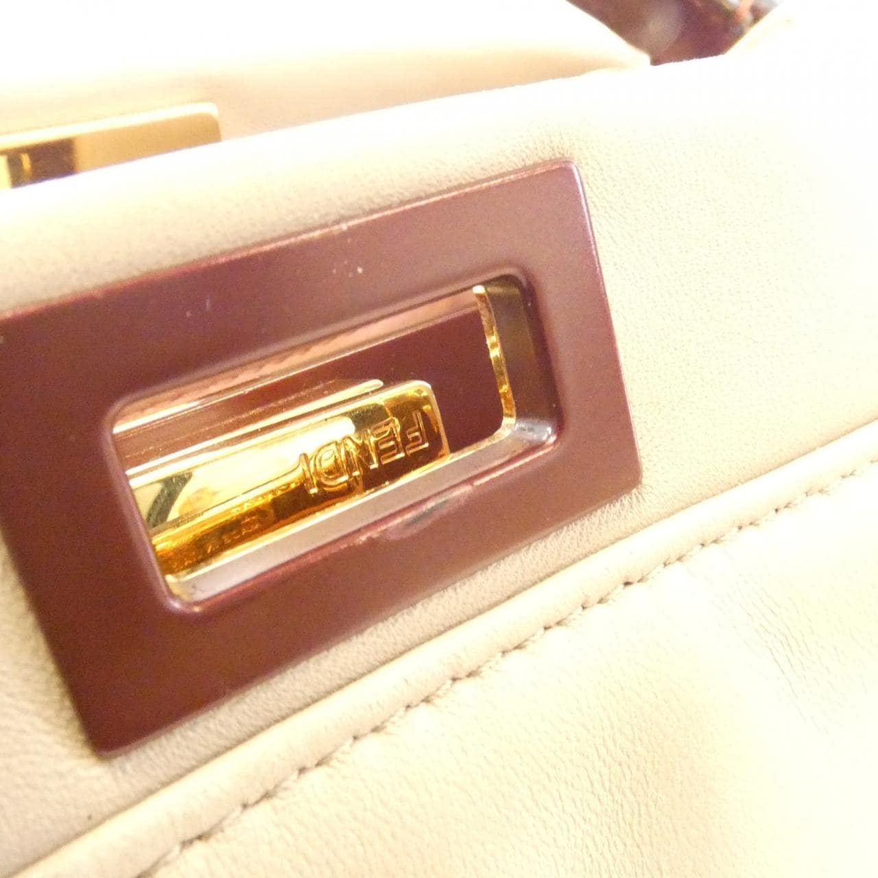 フェンディ ピーカブー ミニ 8BN244 68H バッグ