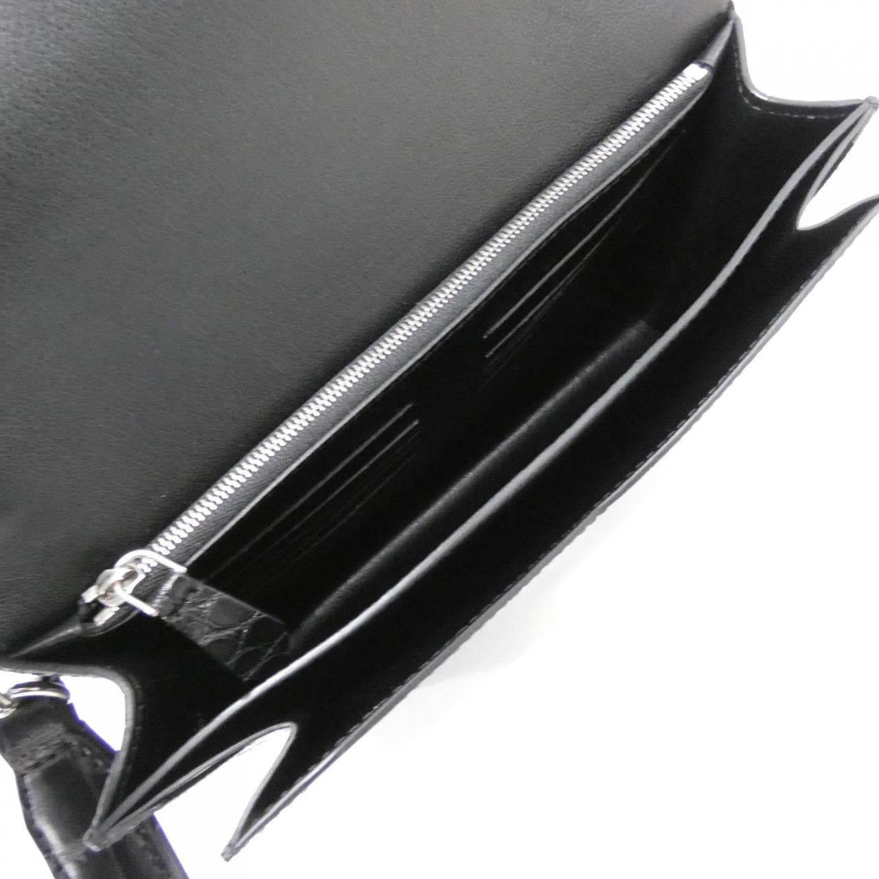 LOUIS VUITTON珍稀皮革 Pochette Thames N92977 包