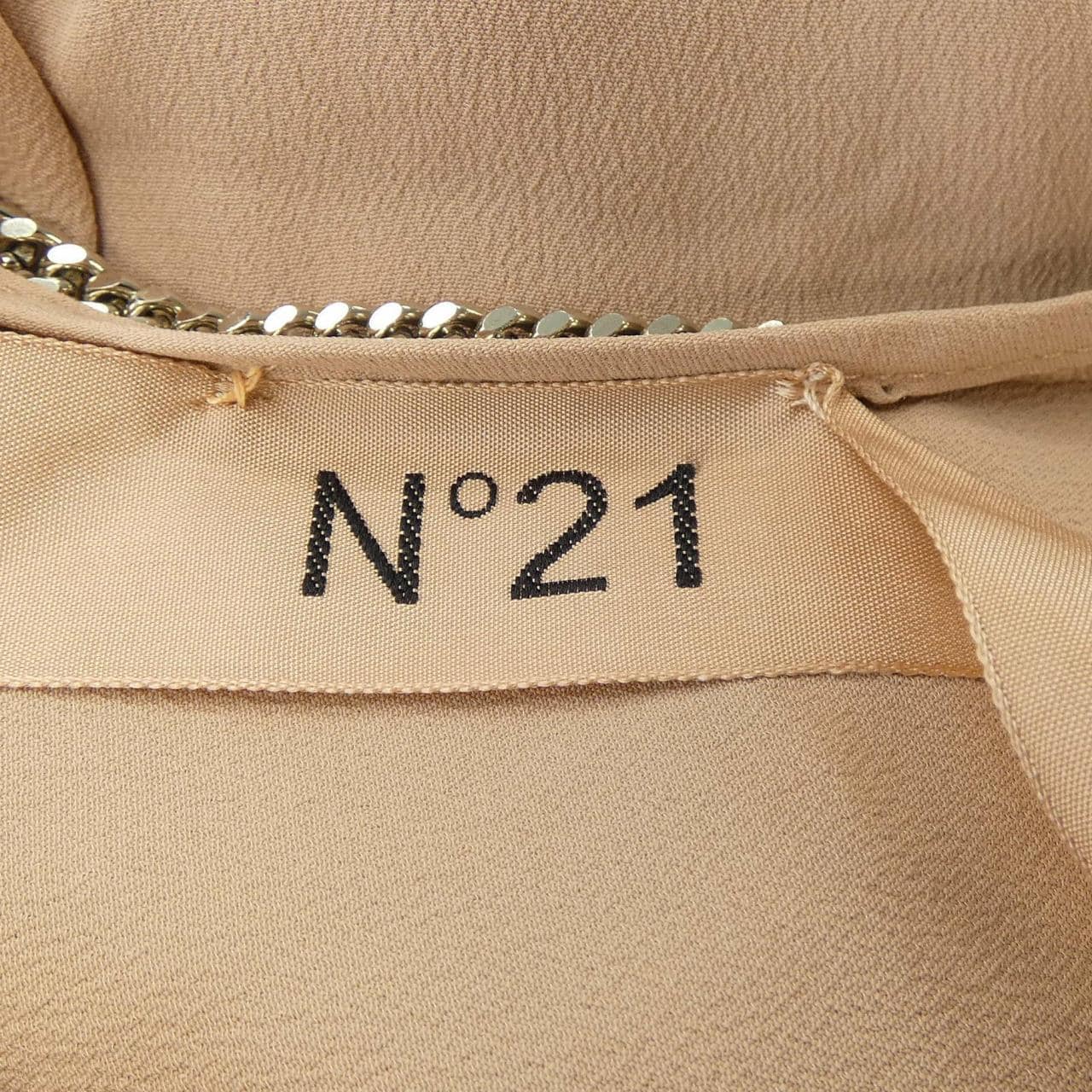 ヌメロヴェントゥーノ N°21 トップス