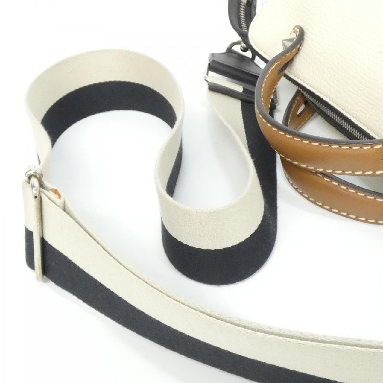 フェンディ バイ ザ ウェイ 8BL124 A41U バッグ