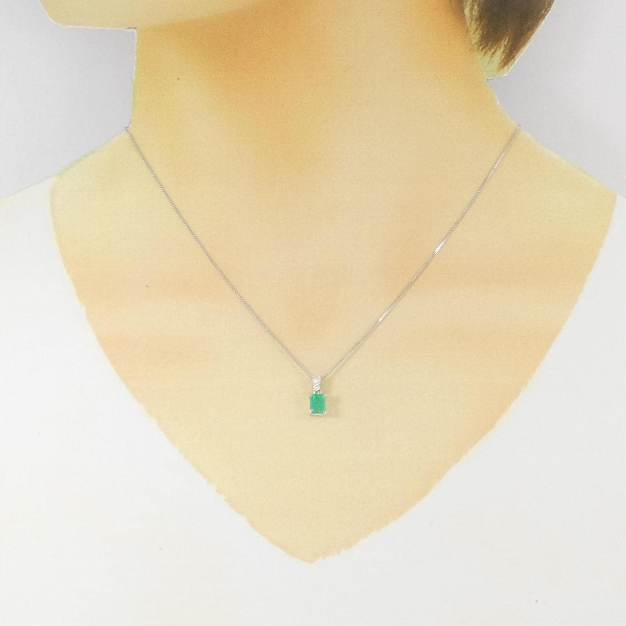 K18WG Emerald Necklace 0.70CT