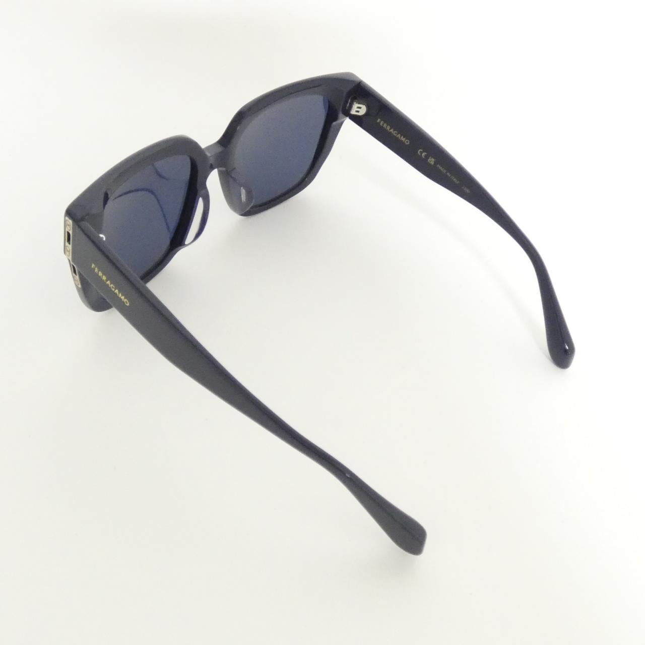 【新品】サルヴァトーレフェラガモ SF1113SLB サングラス