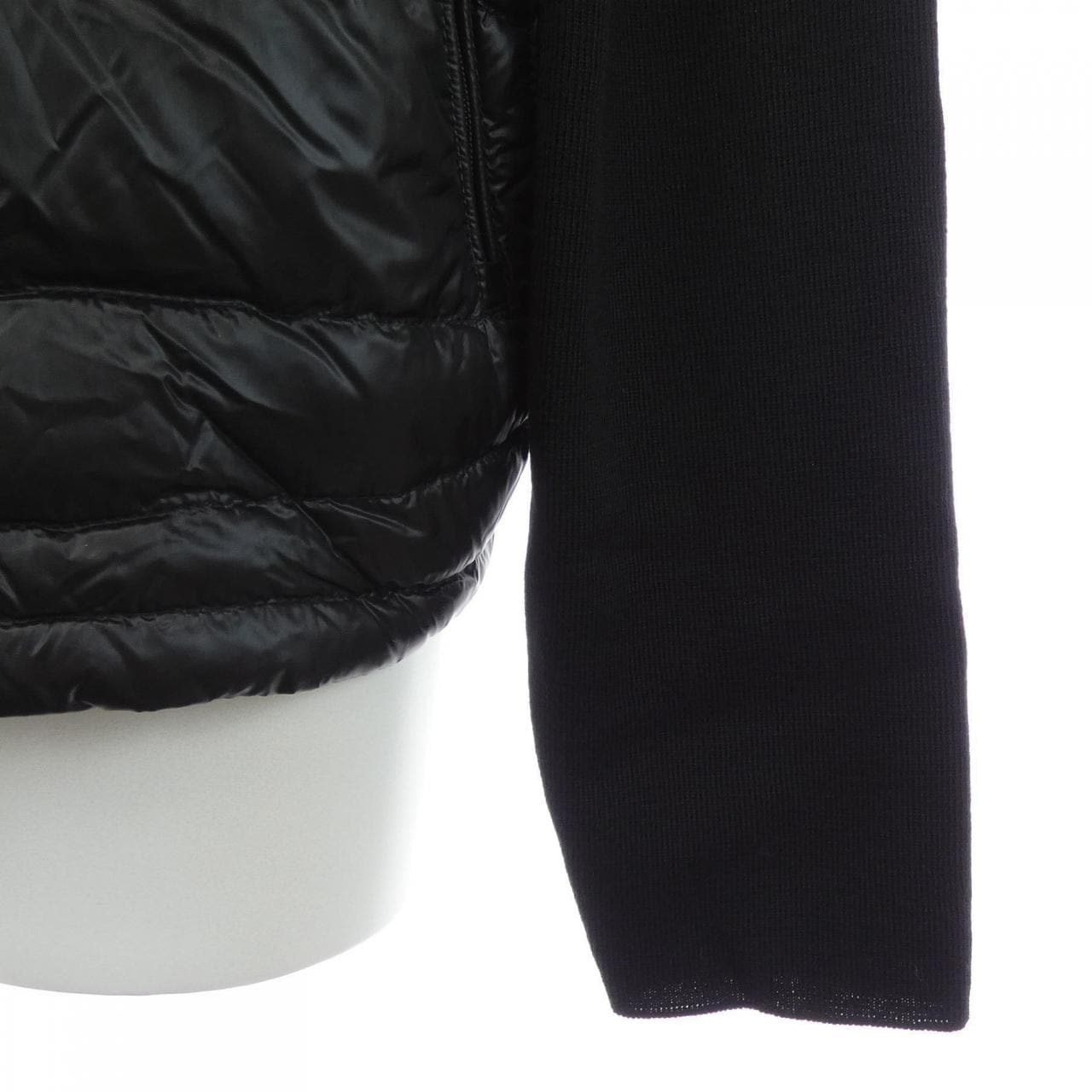 モンクレール MONCLER 10919B00016 M1131 ダウンジャケット