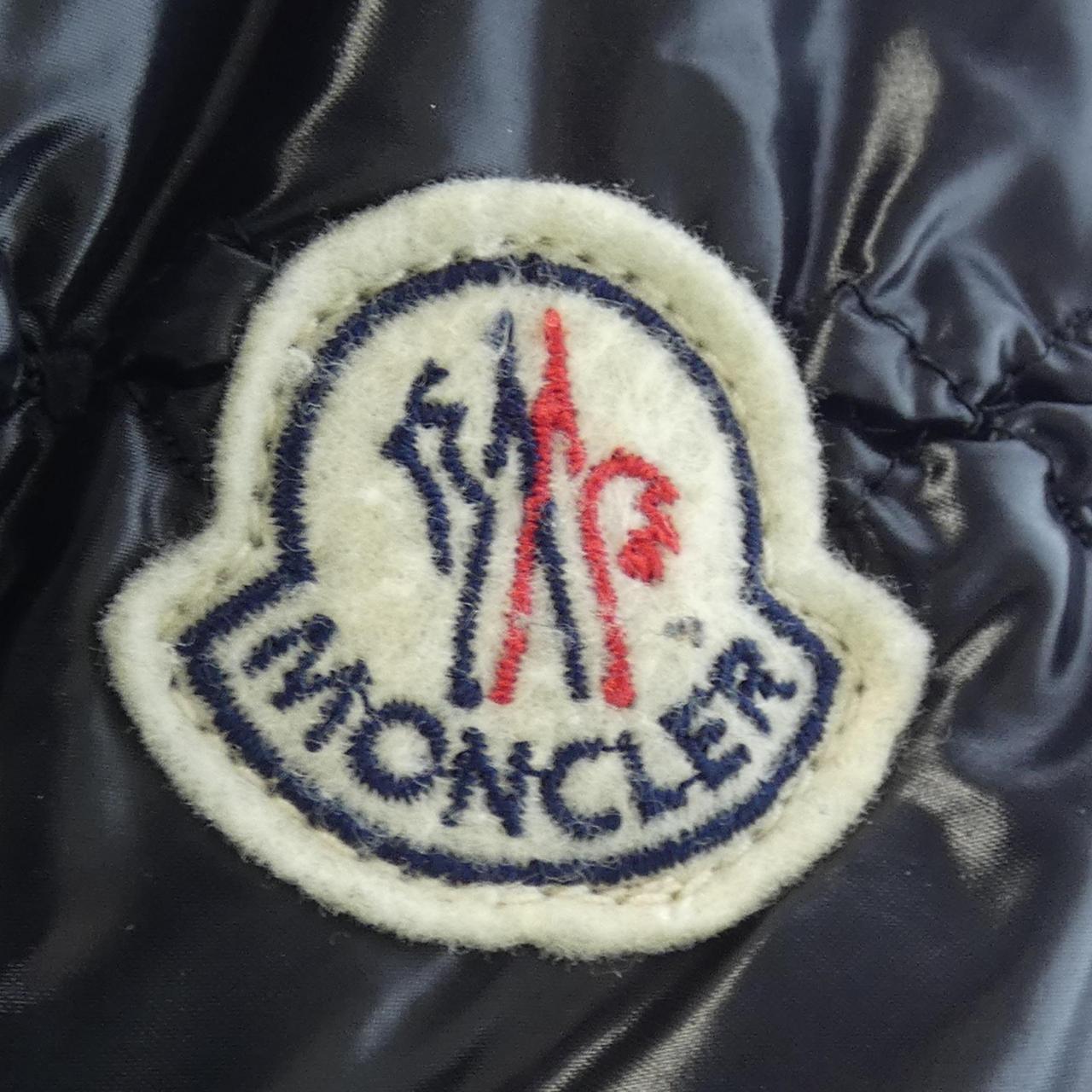 モンクレール MONCLER ダウンジャケット