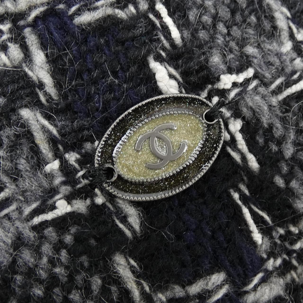 CHANEL MUFFLER