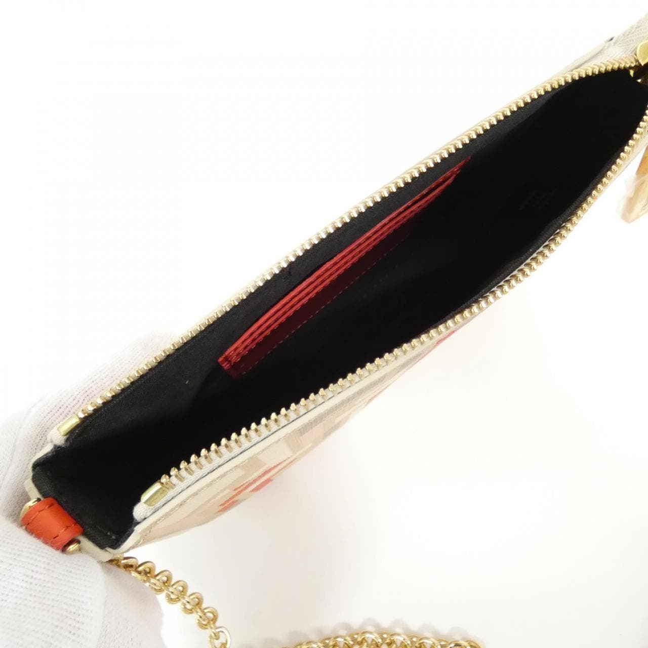 [新品] FENDI 8BS073 AV1Y 单肩包