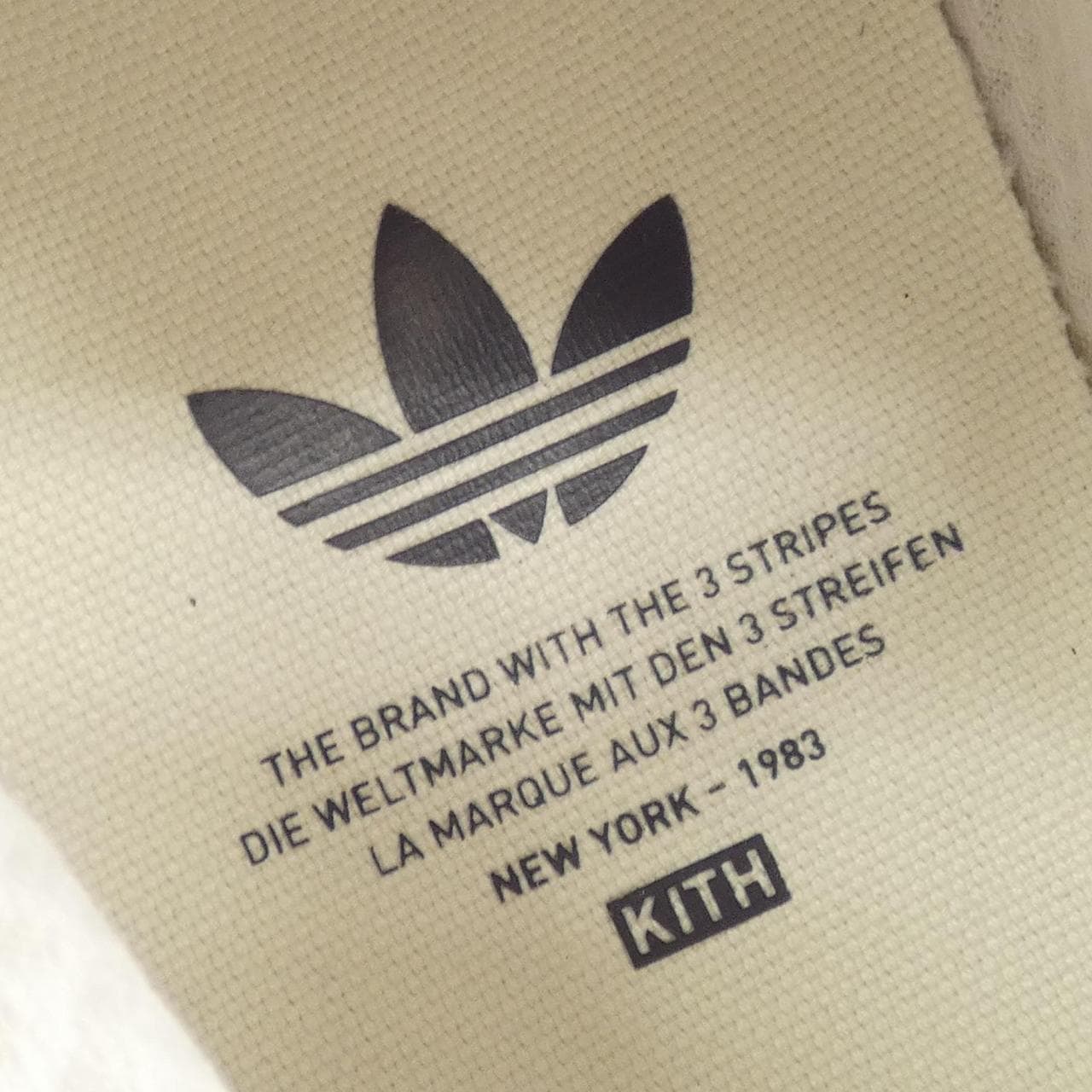 アディダス ADIDAS JQ9298 スニーカー