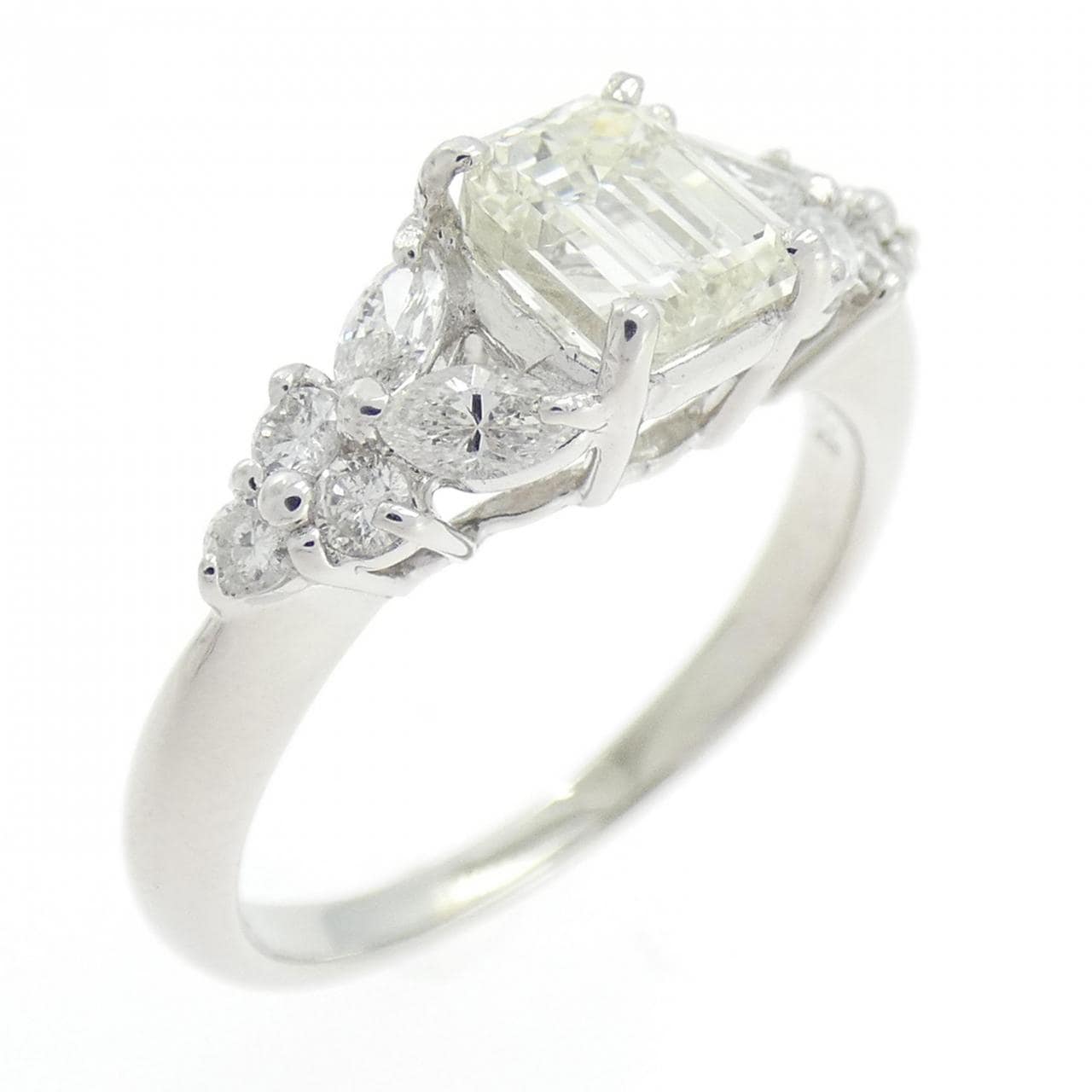 PT900 Diamond Ring 1.013CT L SI2 Emerald Cut