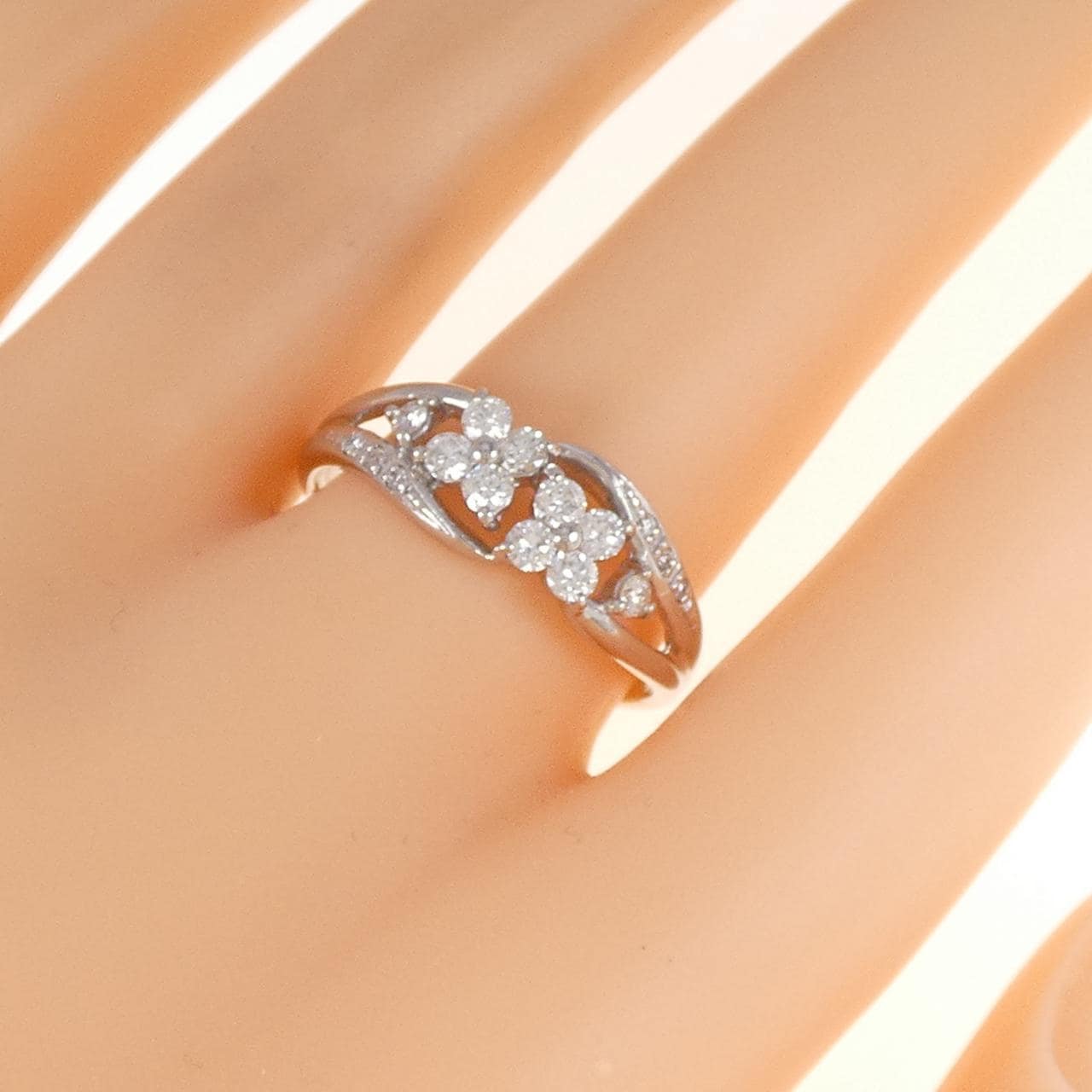 PT900 フラワー ダイヤモンド リング 0.51CT