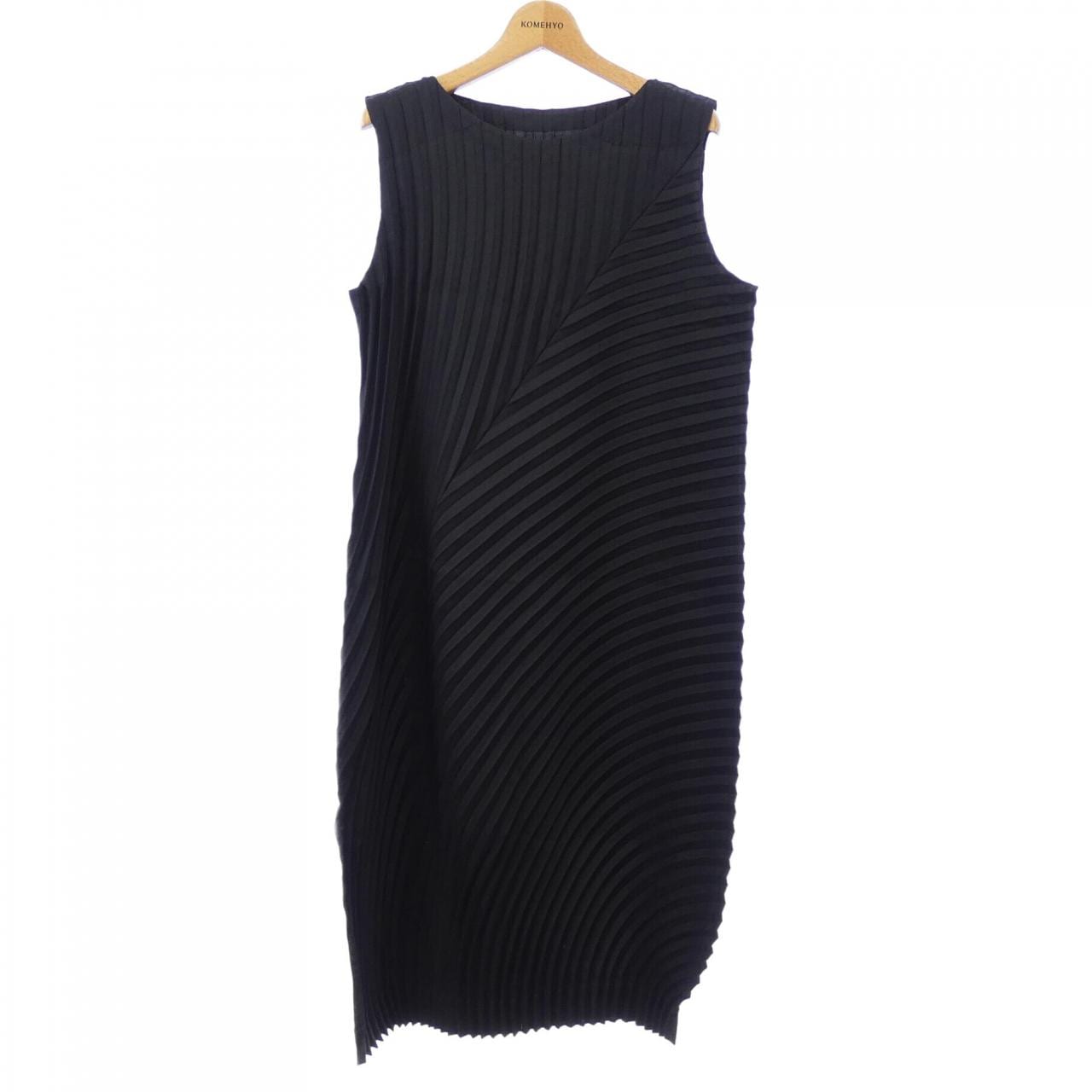 イッセイミヤケ ISSEY MIYAKE ワンピース BLACK IM83FH119 ワンピース