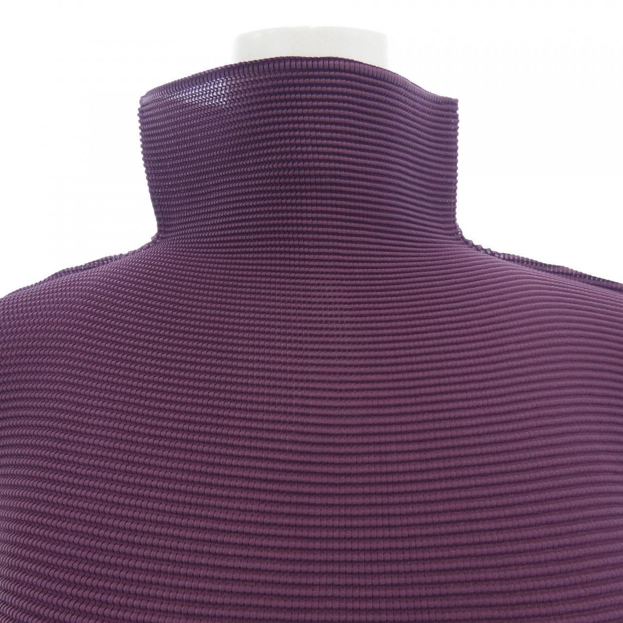 ミーイッセイミヤケ me ISSEY MIYAKE トップス