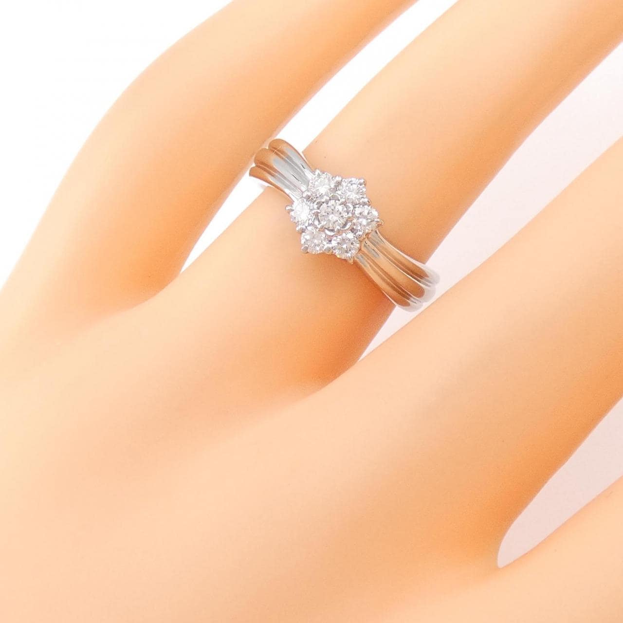 Paula flower Diamond ring 0.28CT