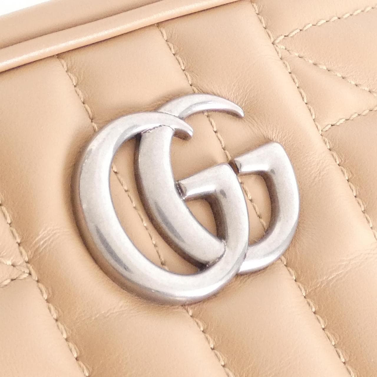 Gucci GG MARMONT 634936 UM8BN单肩包