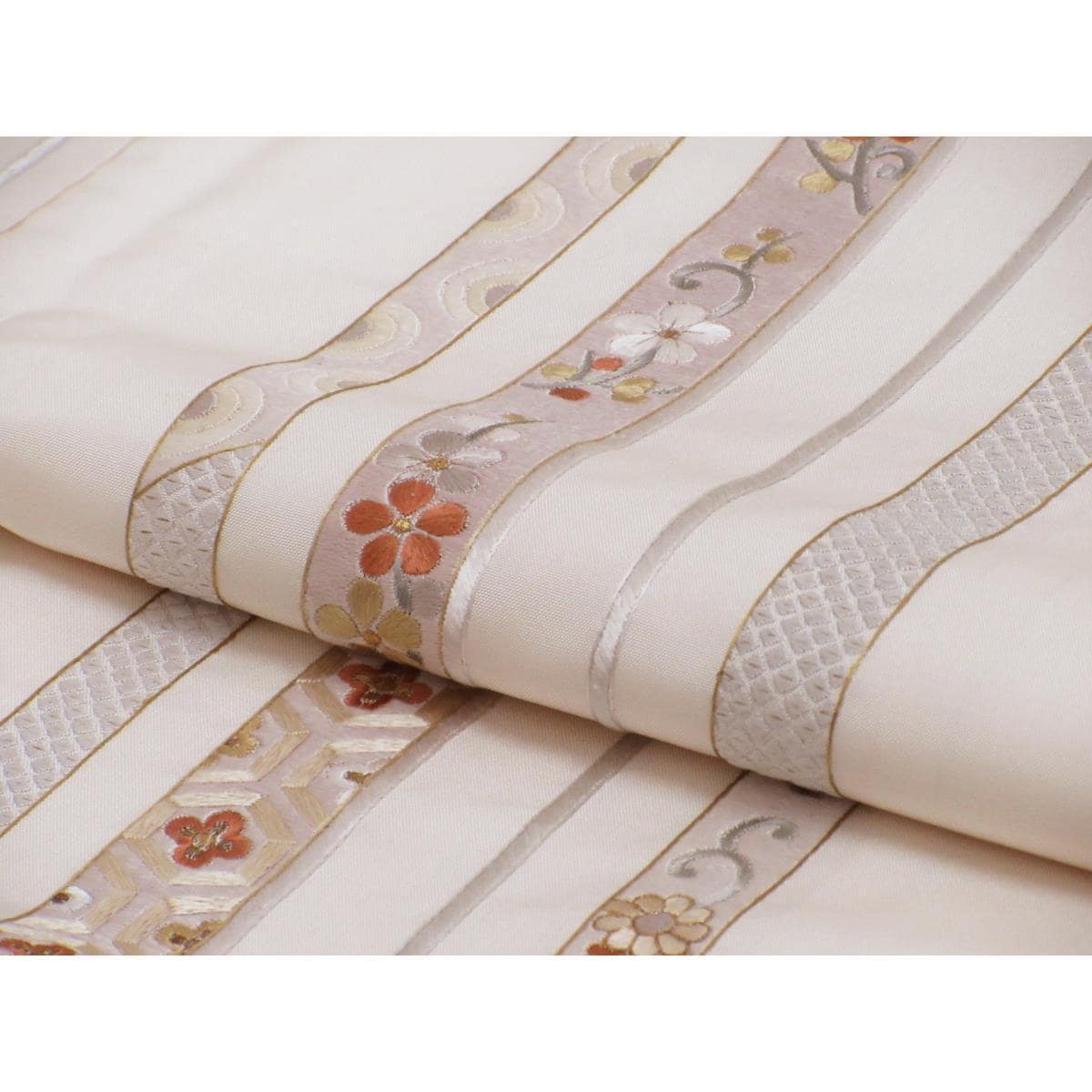 訪問着　紬織　刺繍加工