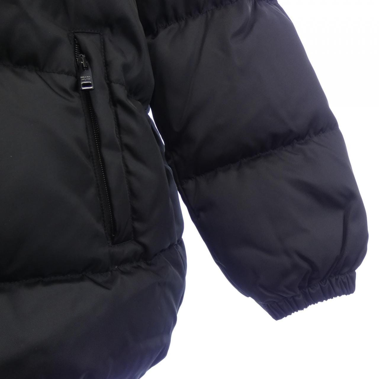 プラダ PRADA トライアングルロゴ 29X808 S202 1WQ8 ダウンジャケット
